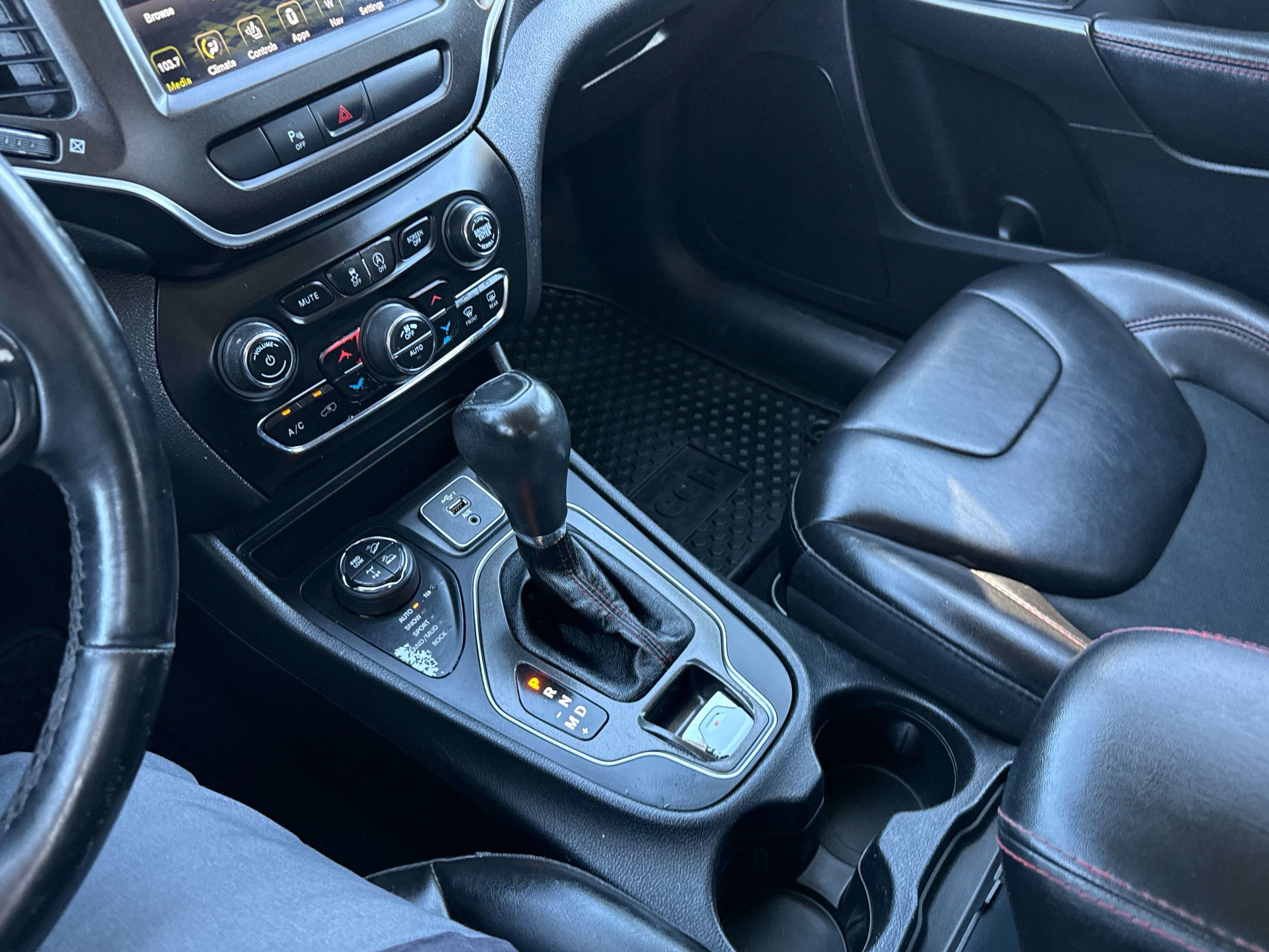 2020 Jeep Cherokee Trailhawk
