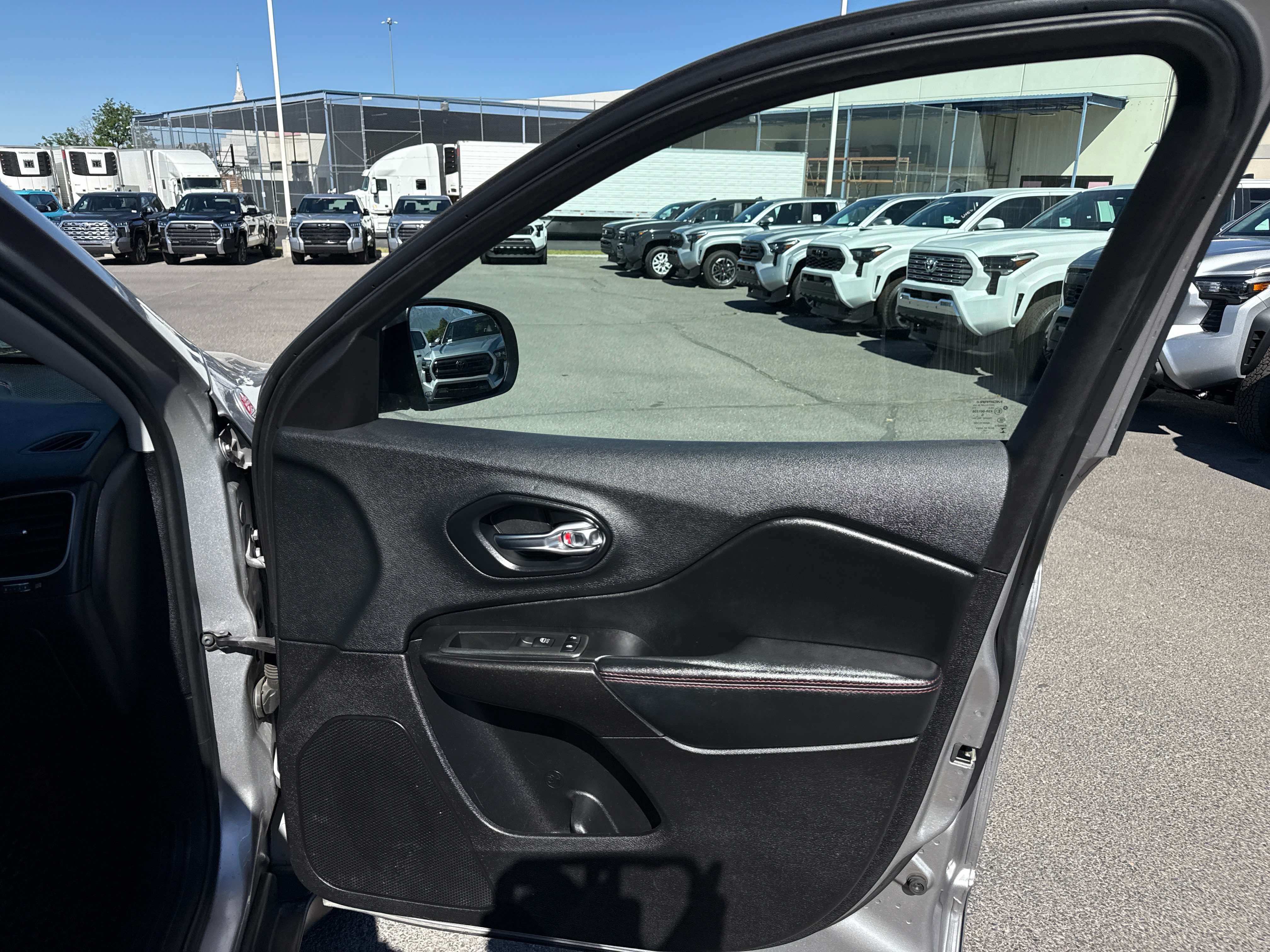 2020 Jeep Cherokee Trailhawk