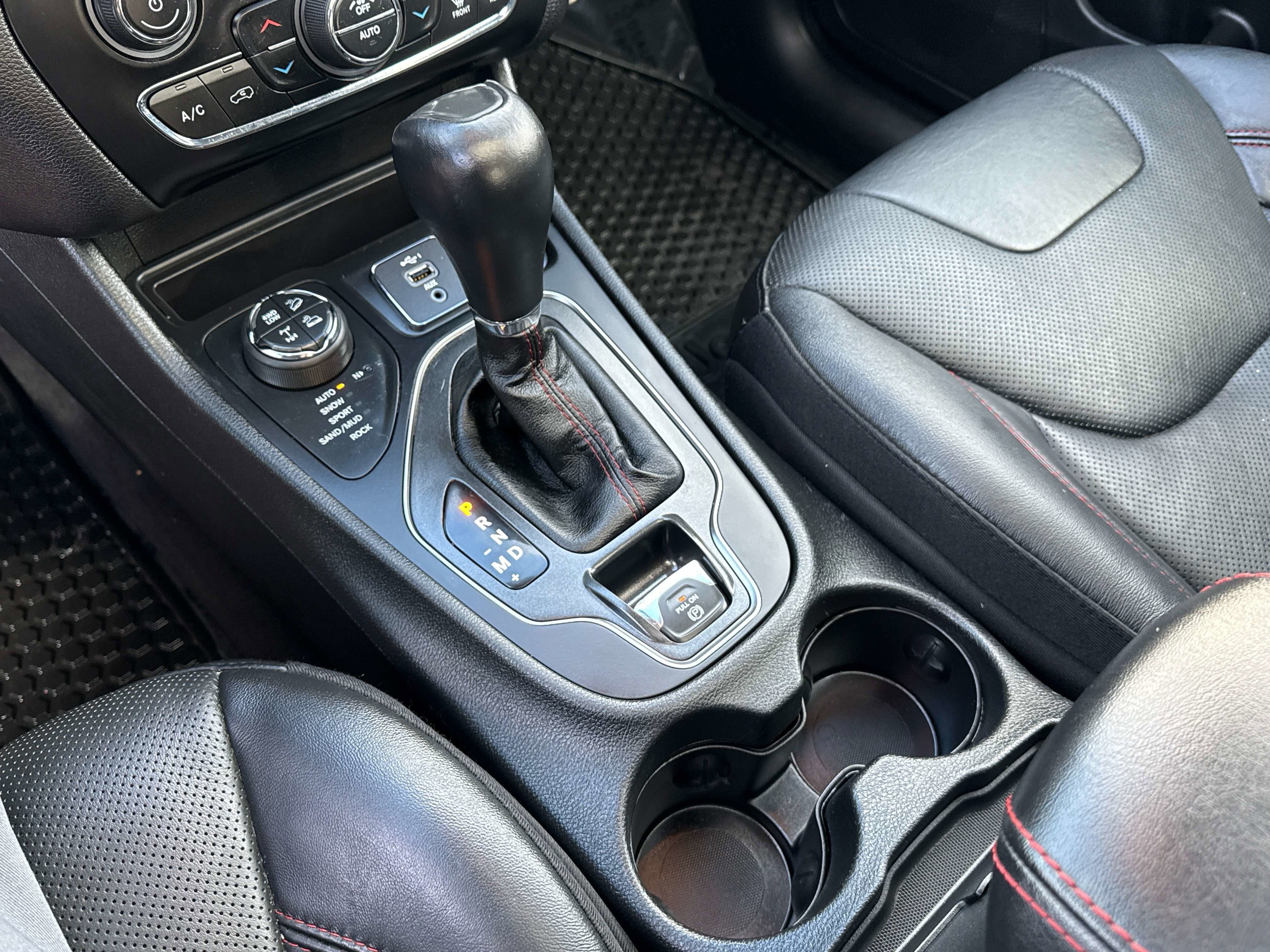 2019 Jeep Cherokee Trailhawk Elite