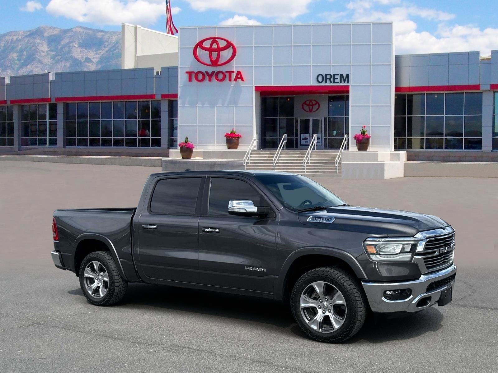 2022 RAM 1500 Laramie 4x4 Crew Cab 5'7's photo