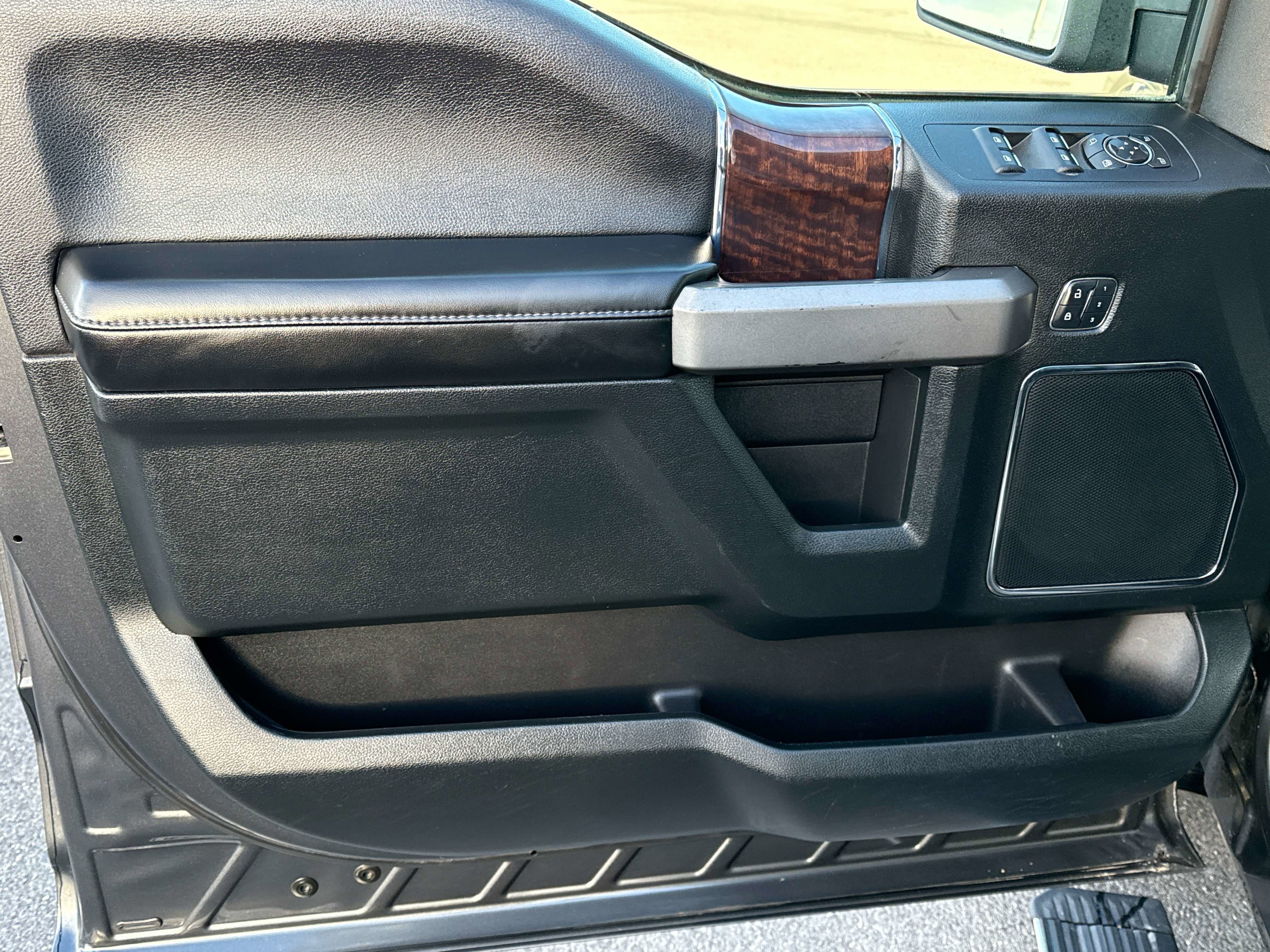 2016 Ford F-150 Platinum