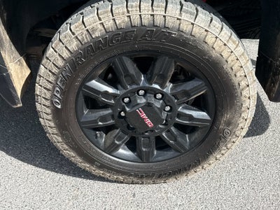 2024 GMC Sierra HD AT4
