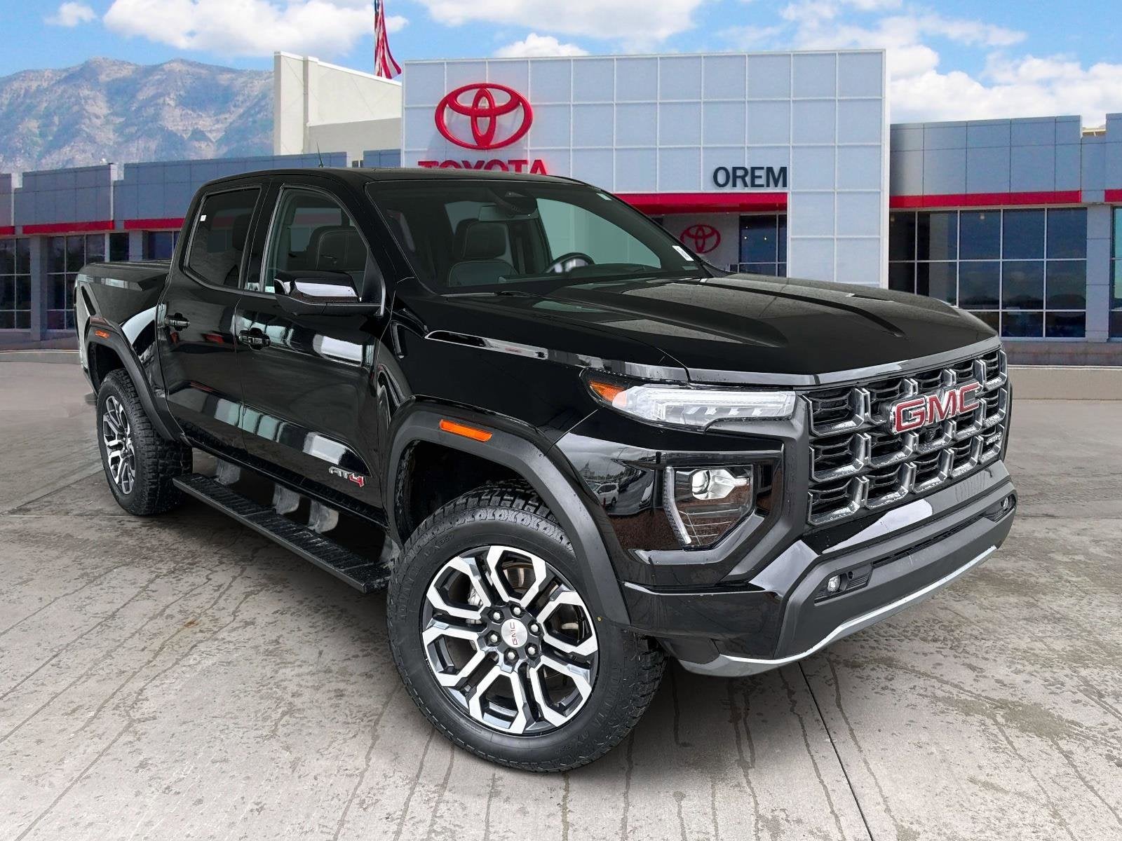 2023 GMC Canyon 4WD AT4