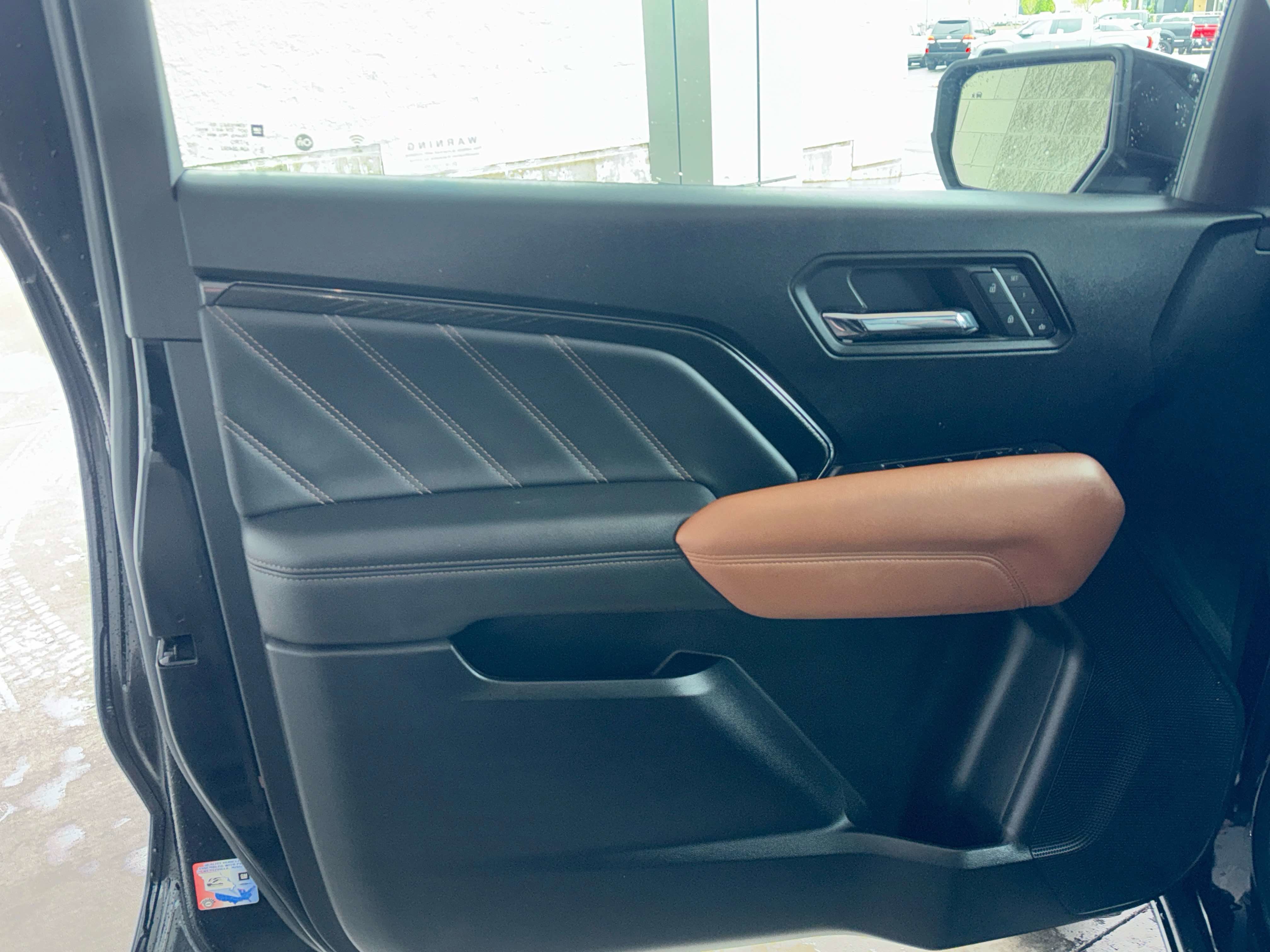 2023 GMC Canyon 4WD AT4