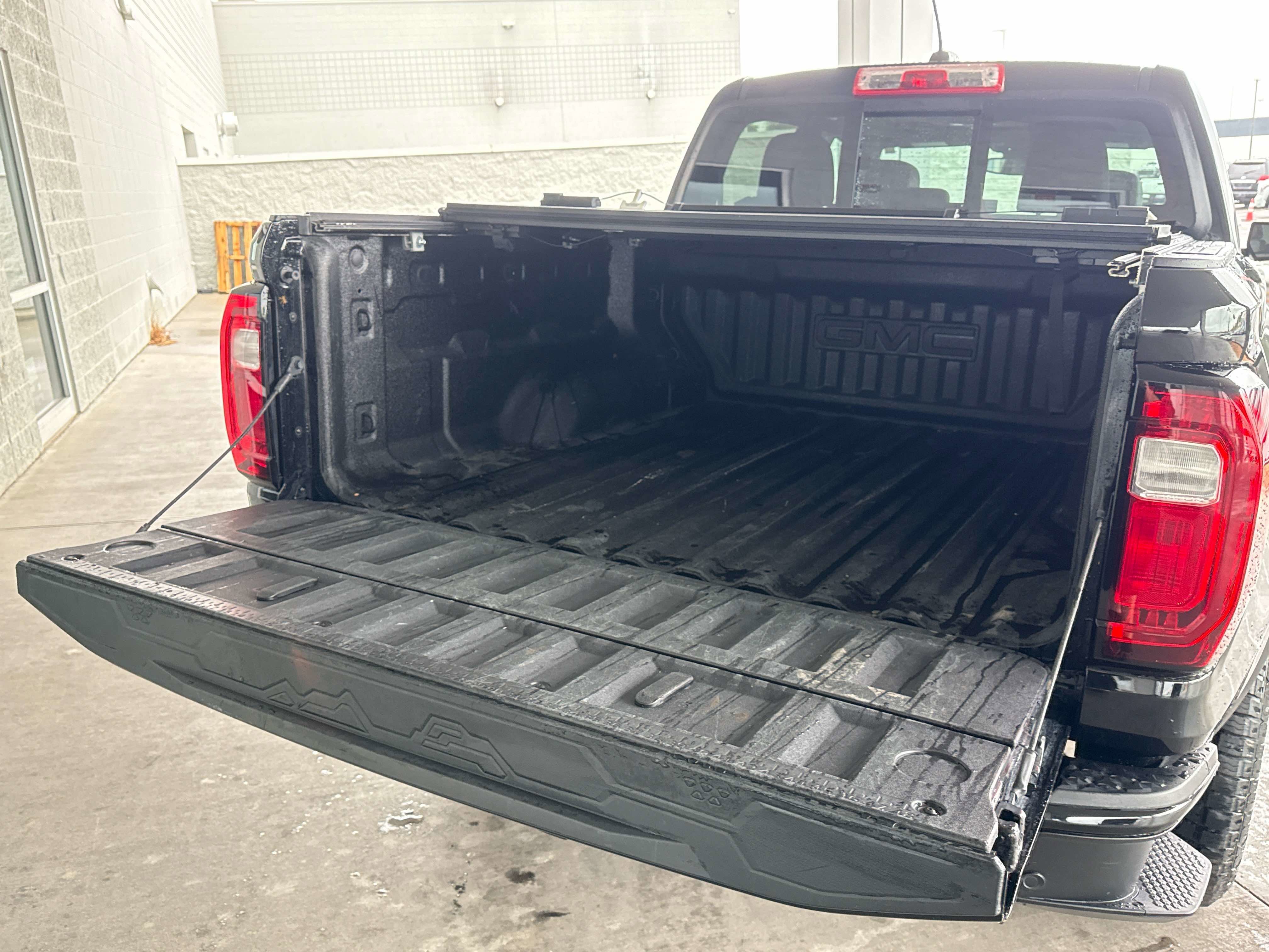 2023 GMC Canyon 4WD AT4