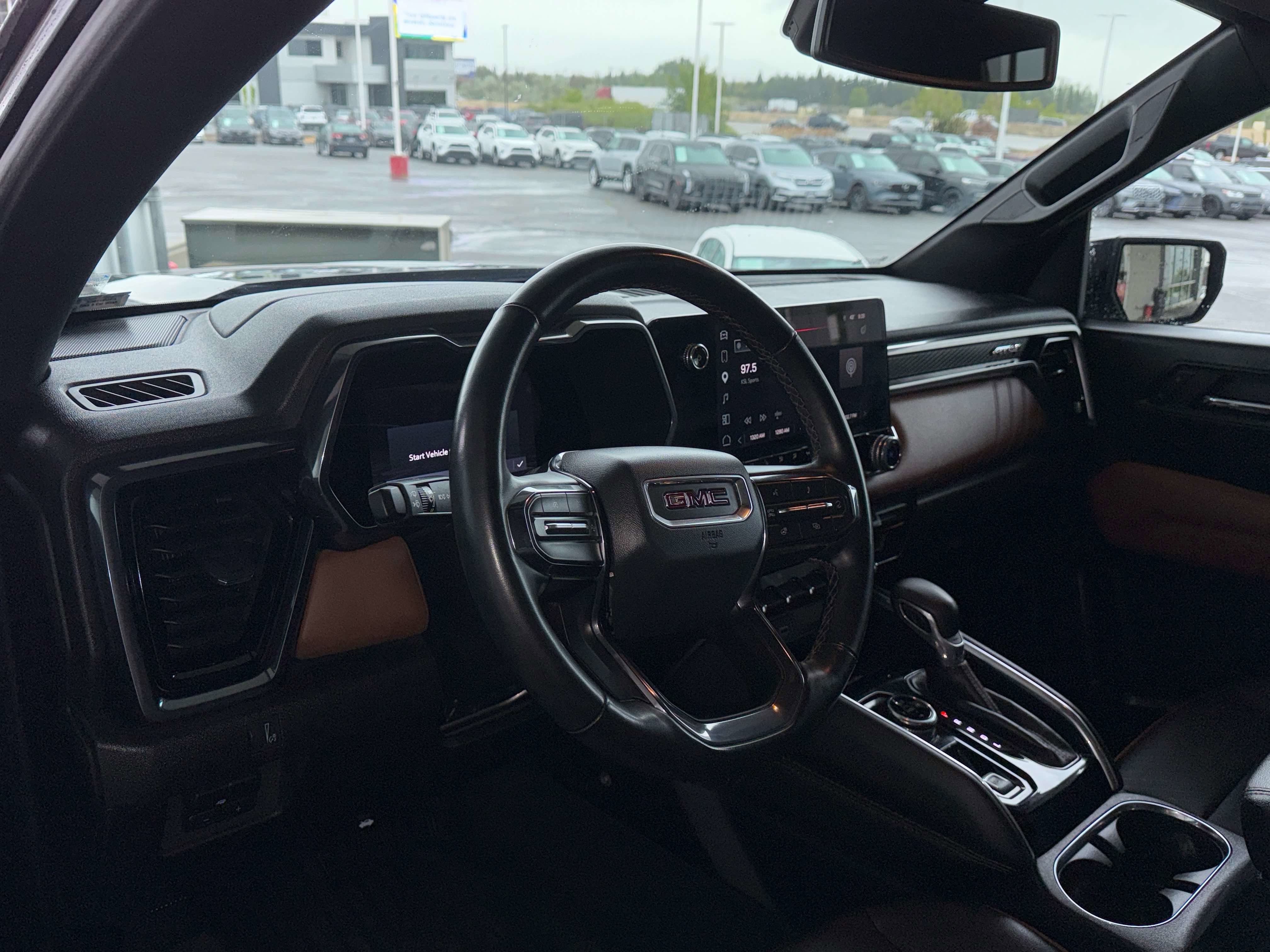 2023 GMC Canyon 4WD AT4