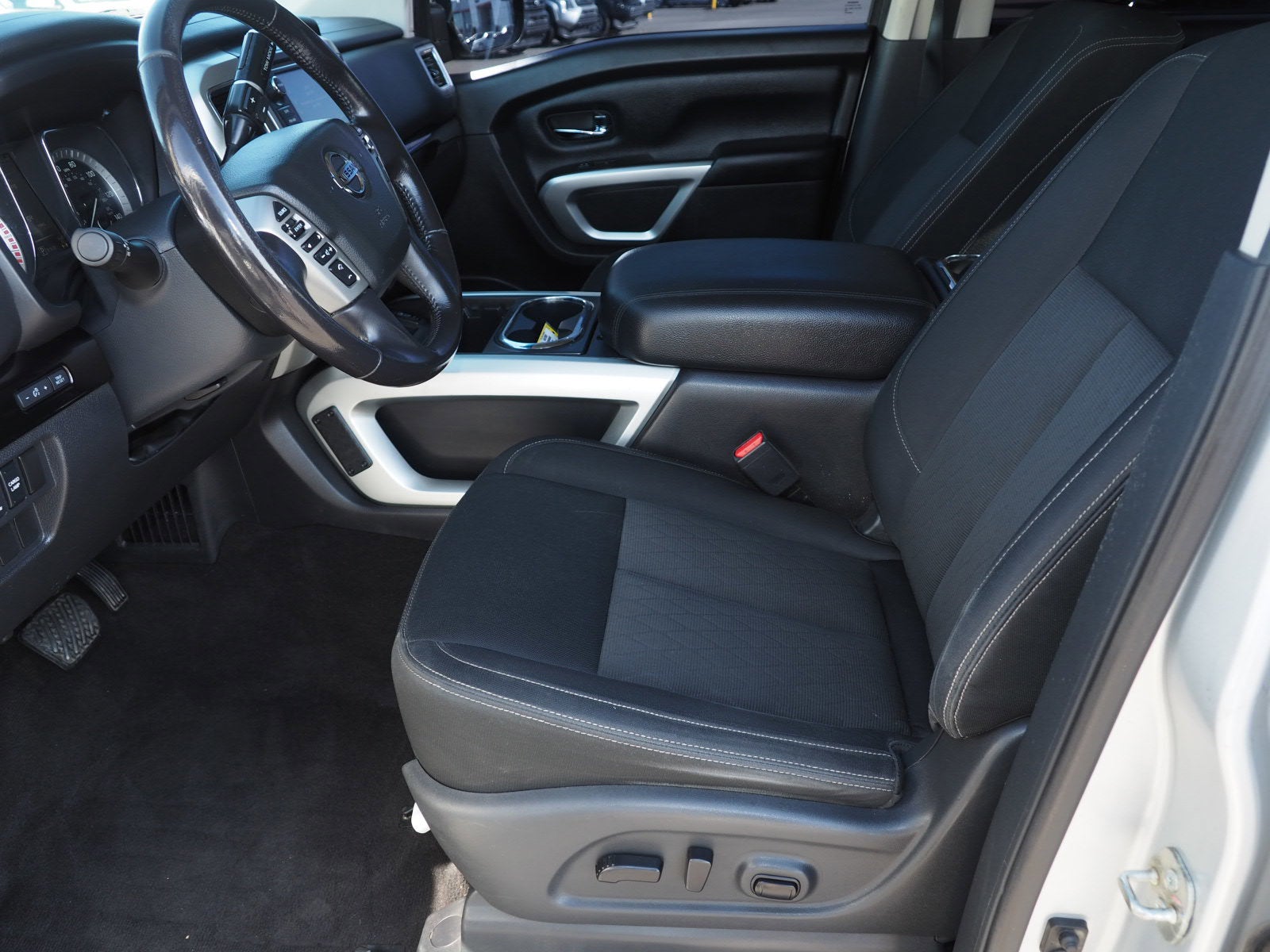 2018 Nissan Titan SV