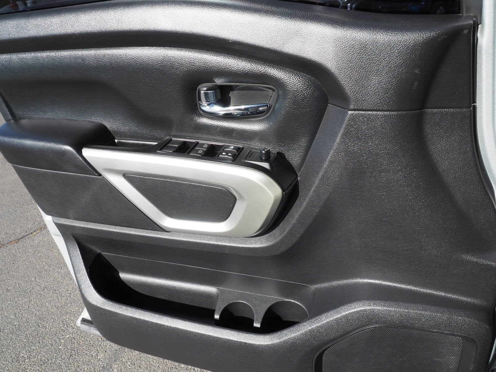 2018 Nissan Titan SV