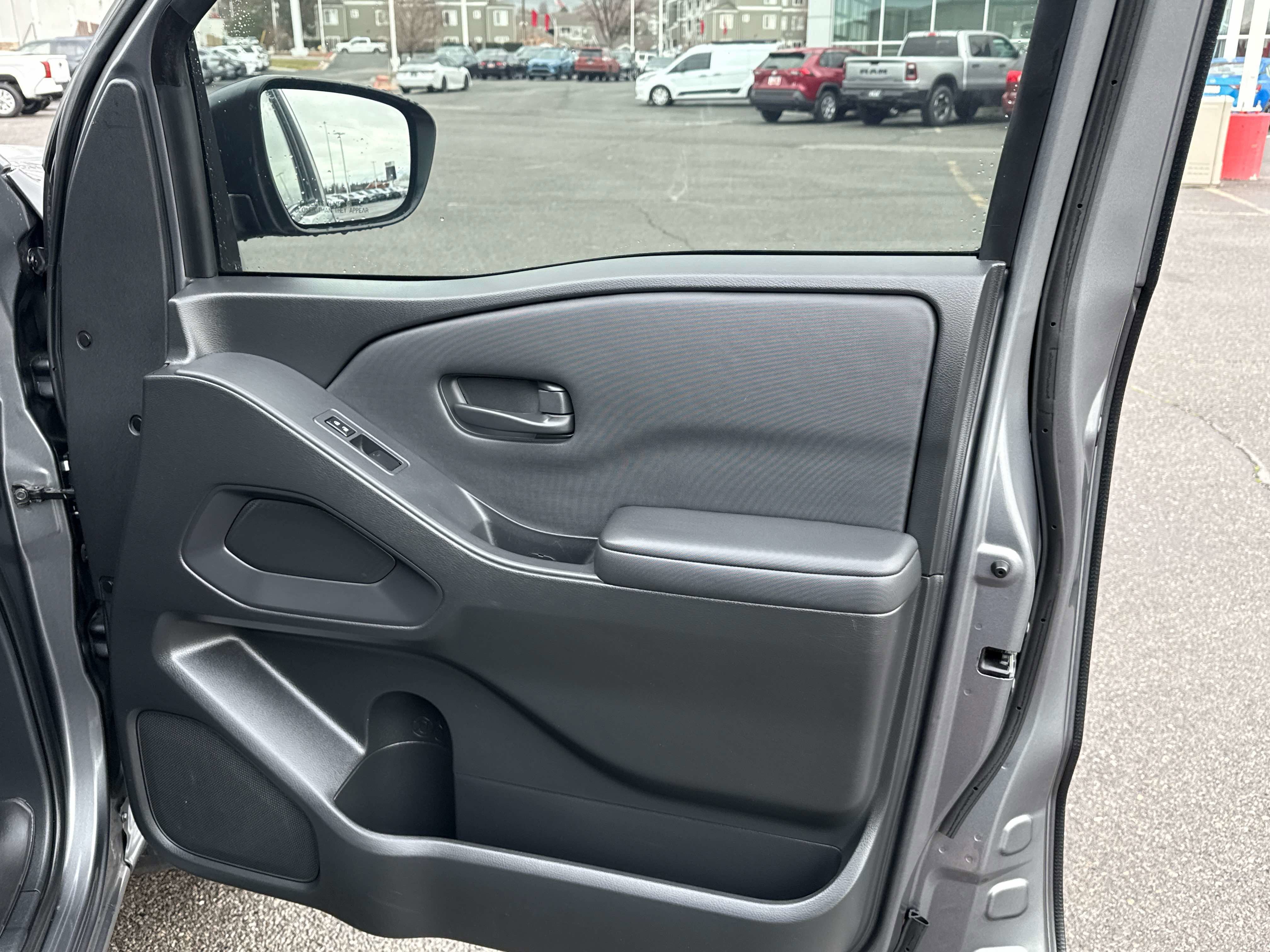 2022 Nissan Frontier S