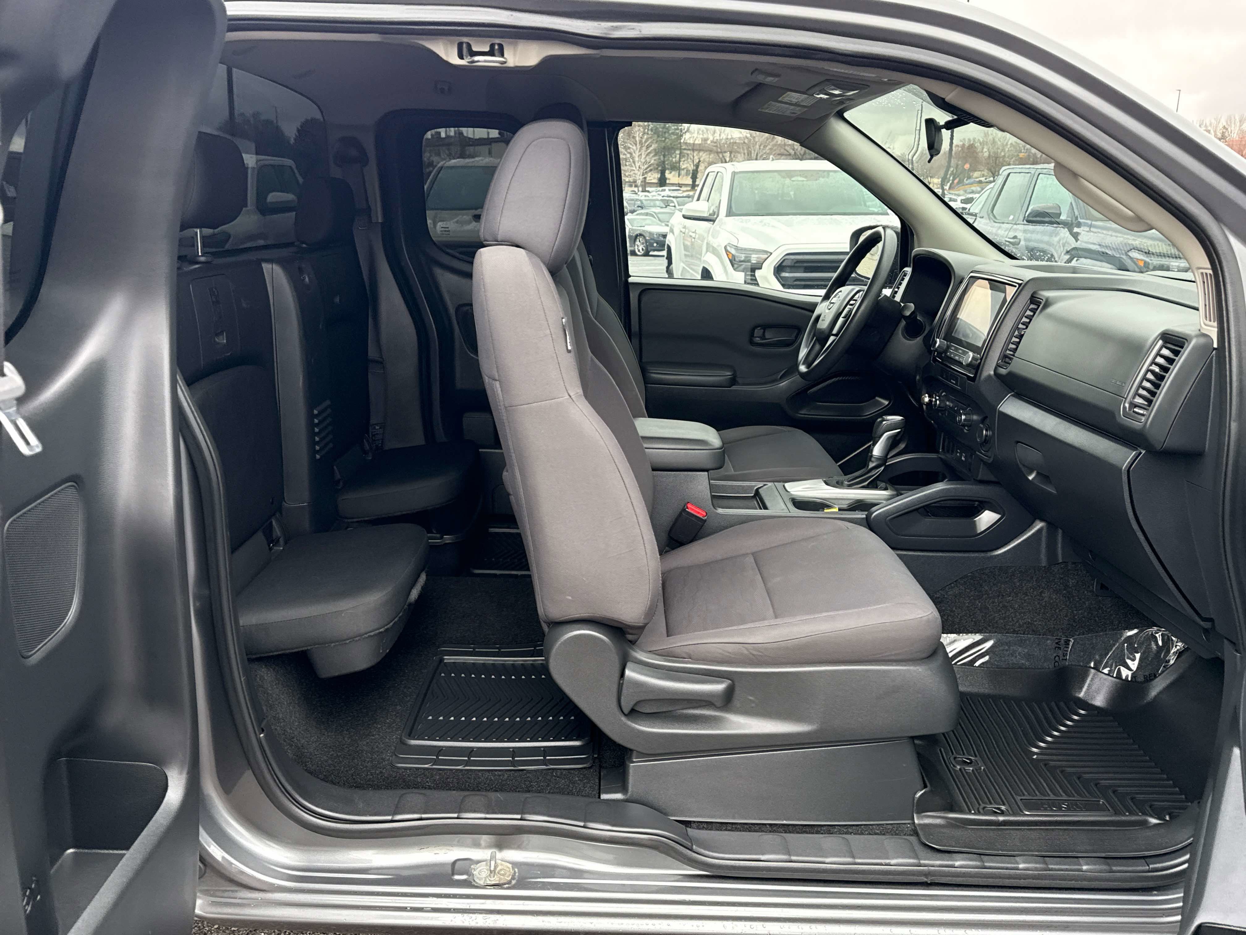 2022 Nissan Frontier S