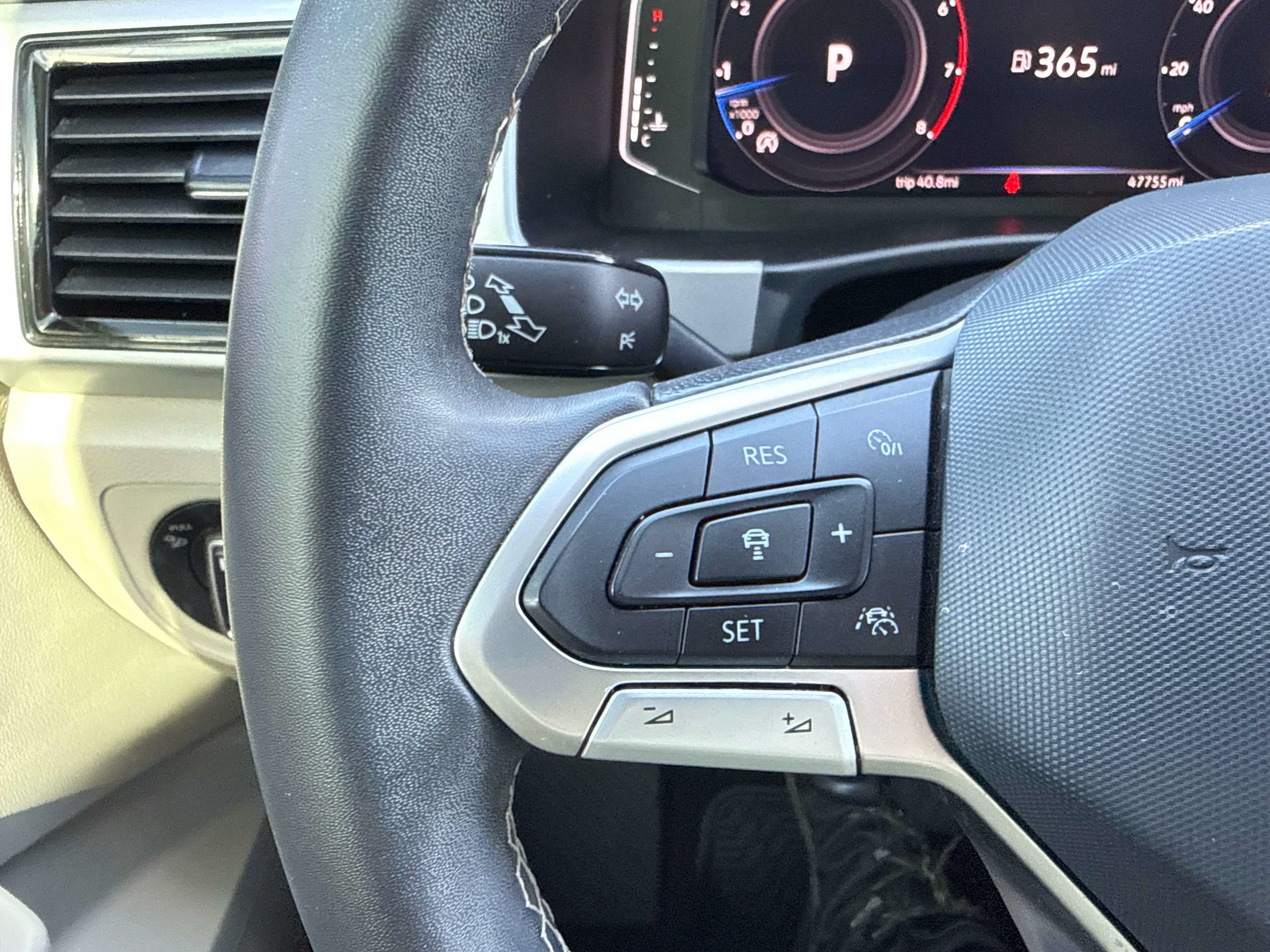 2023 Volkswagen Atlas SEL - Photo 28