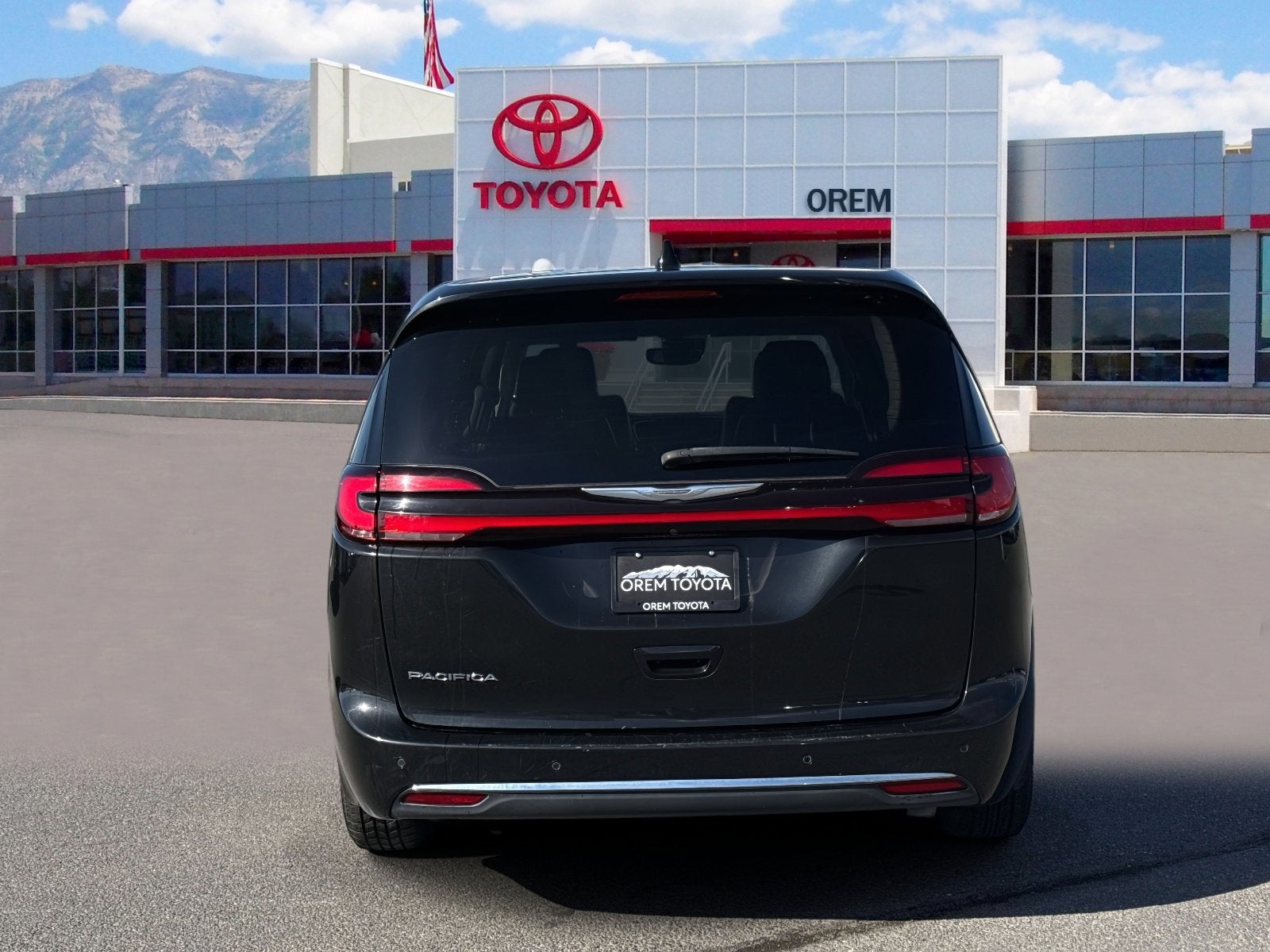 2023 Chrysler Pacifica Touring L