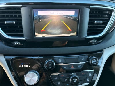 2022 Chrysler Voyager LX