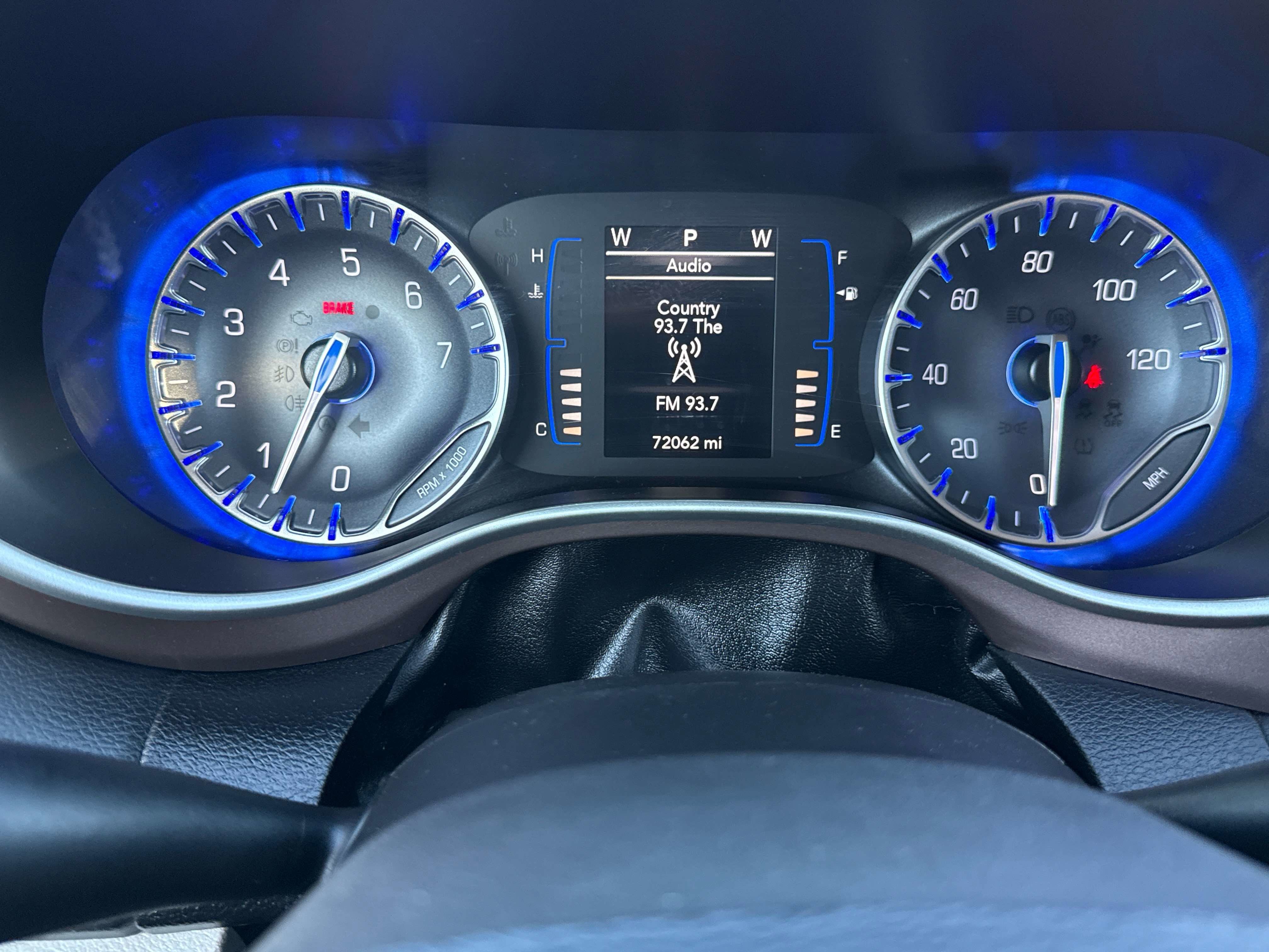 2022 Chrysler Voyager LX