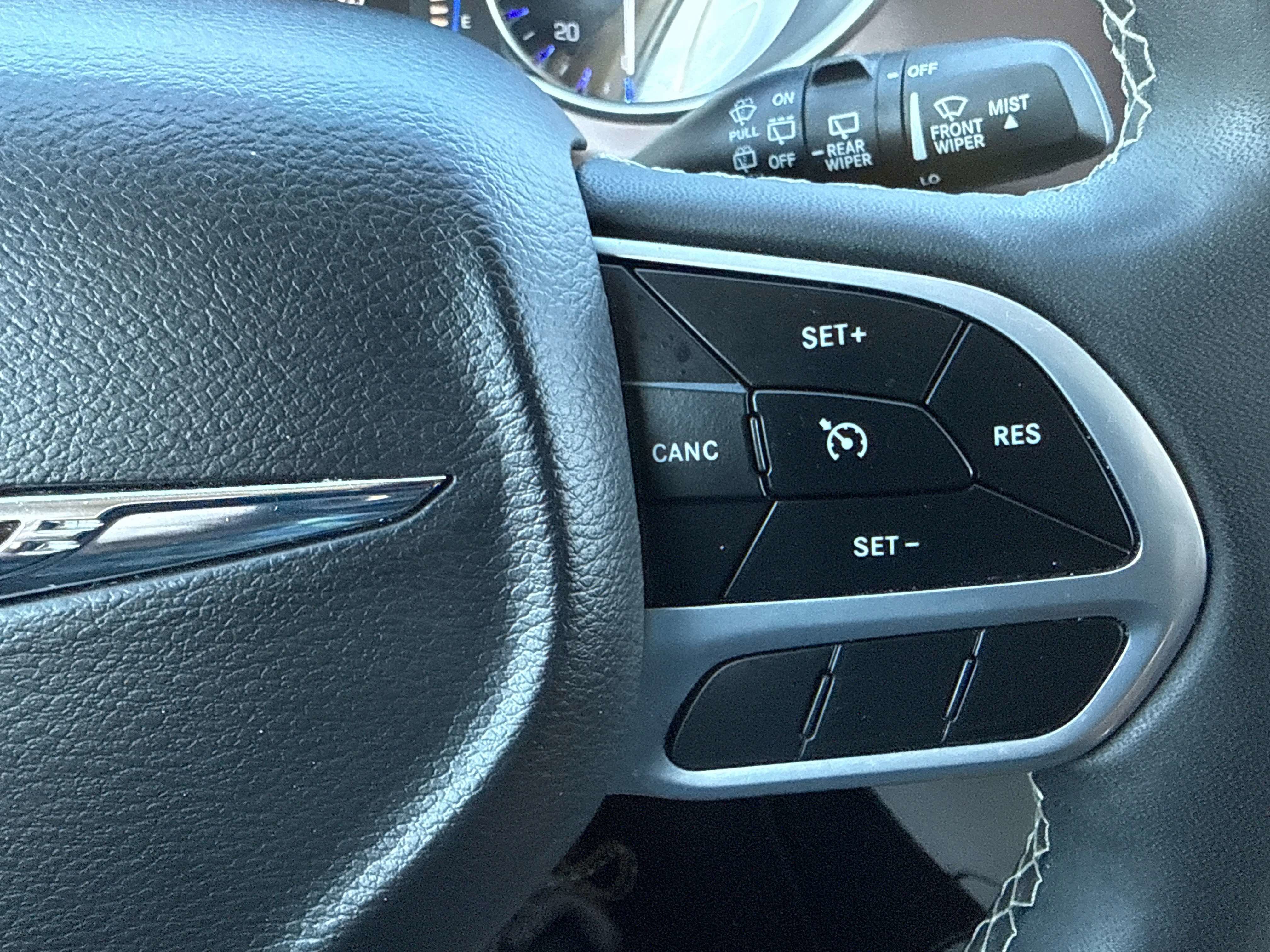 2022 Chrysler Voyager LX