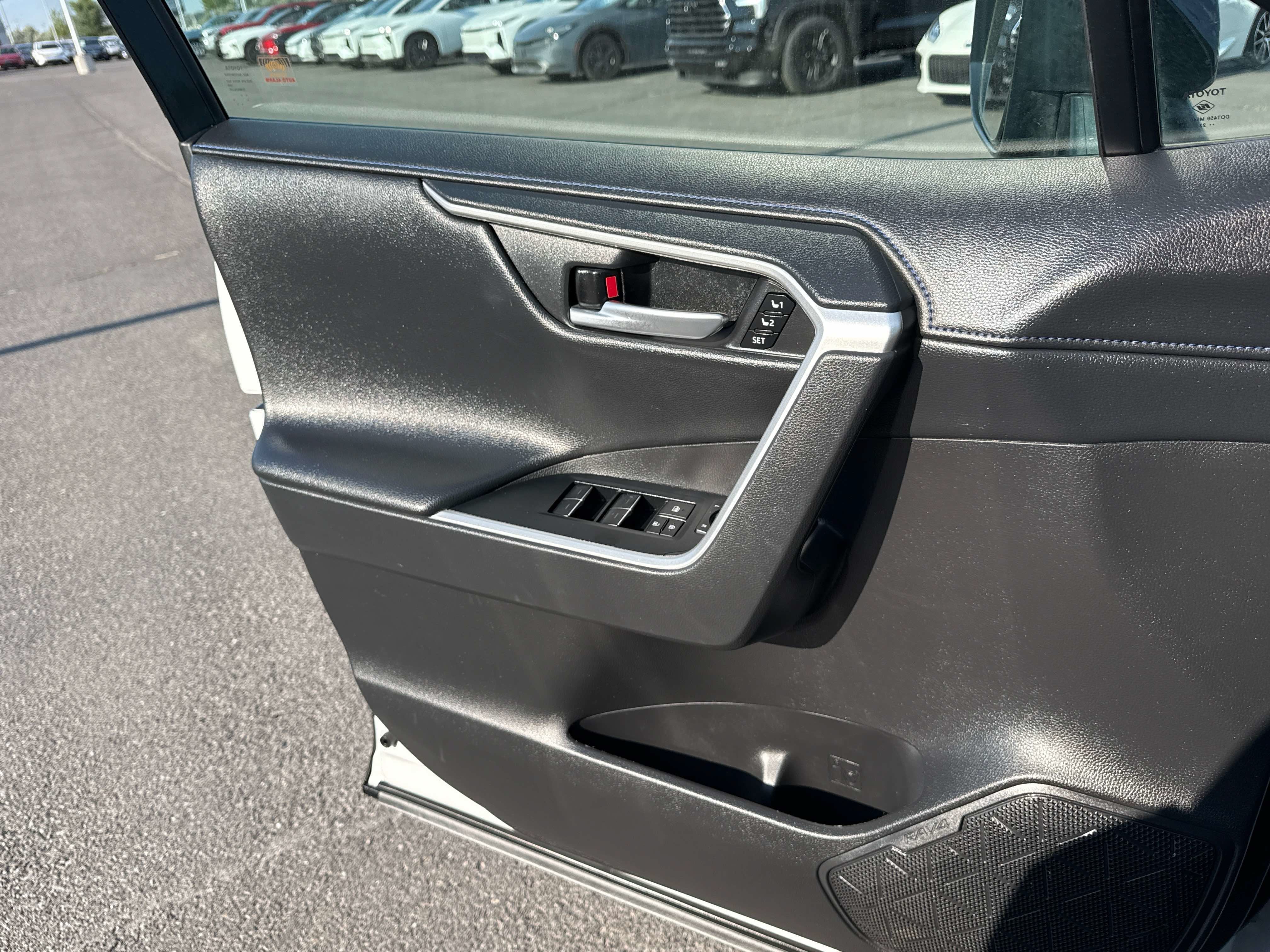 2023 Toyota RAV4 XSE - Photo 12