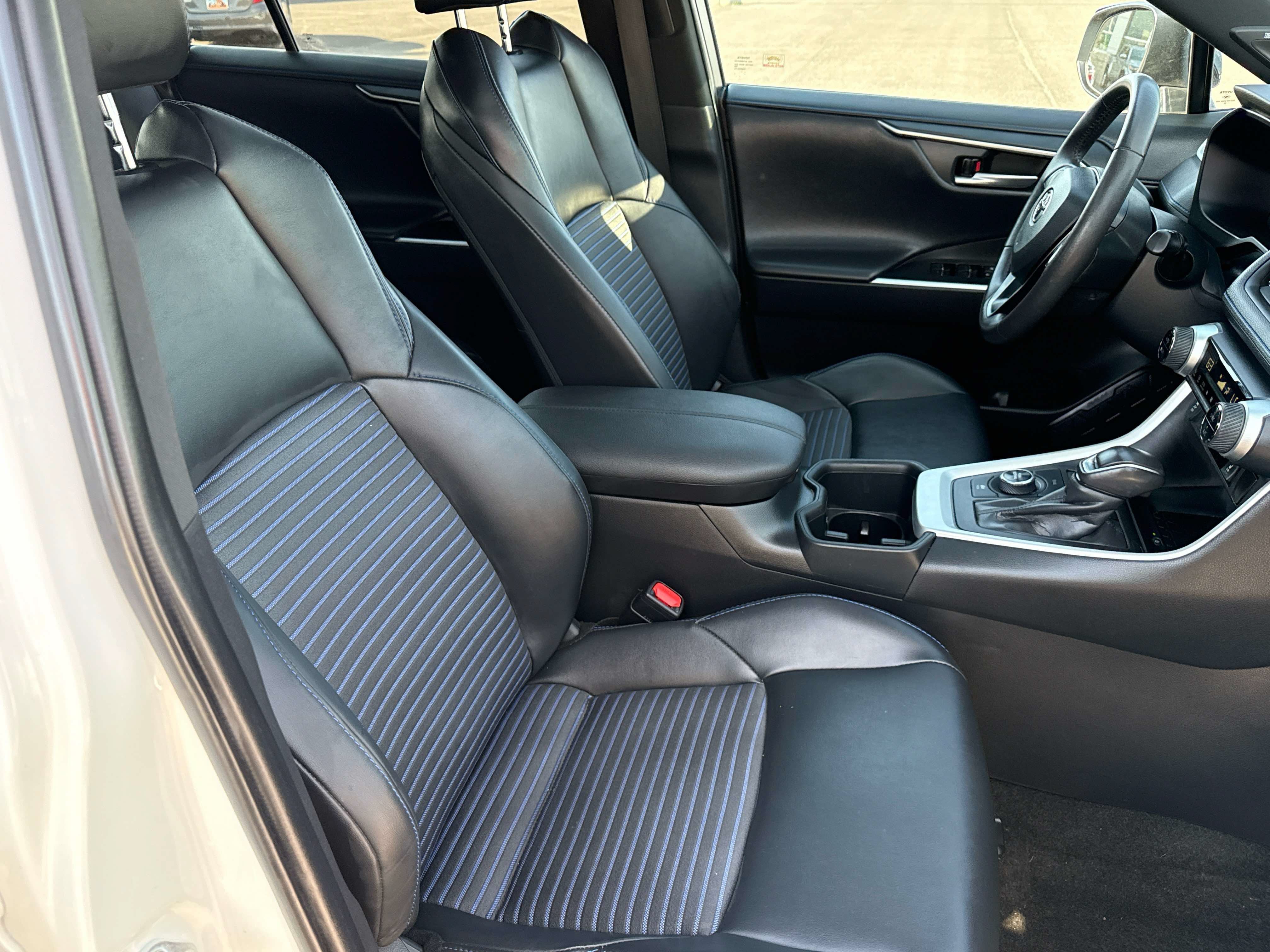 2023 Toyota RAV4 XSE - Photo 17