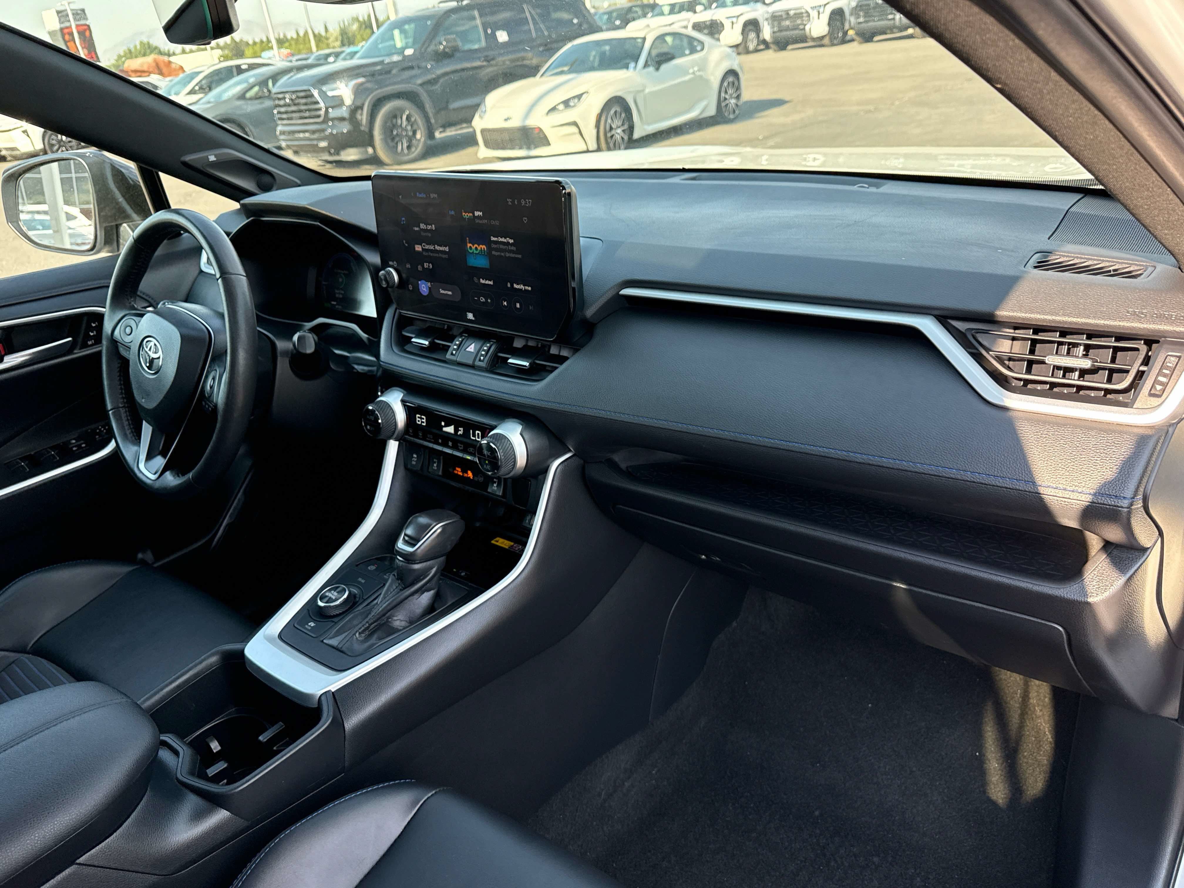 2023 Toyota RAV4 XSE - Photo 18