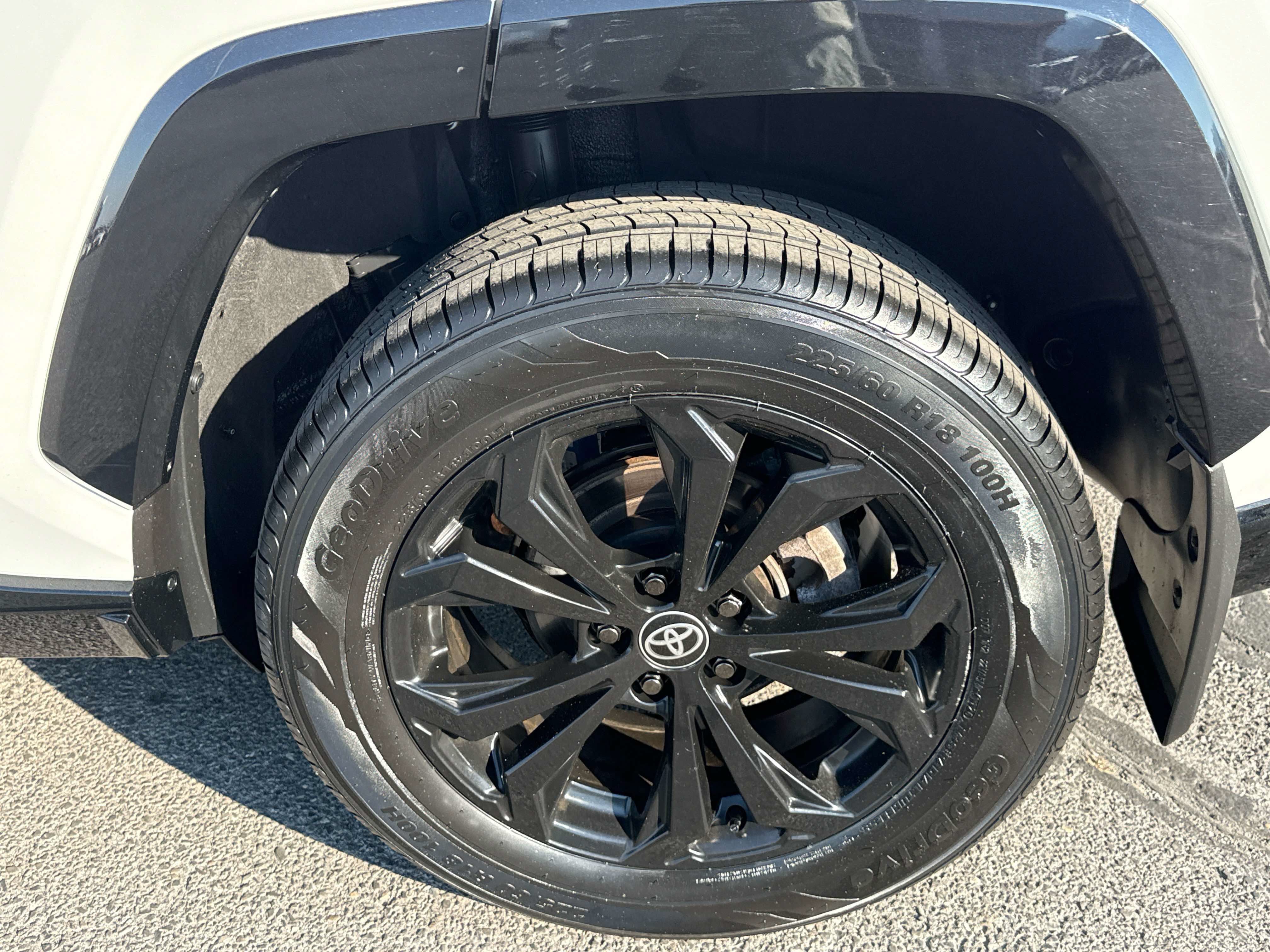2023 Toyota RAV4 XSE - Photo 7