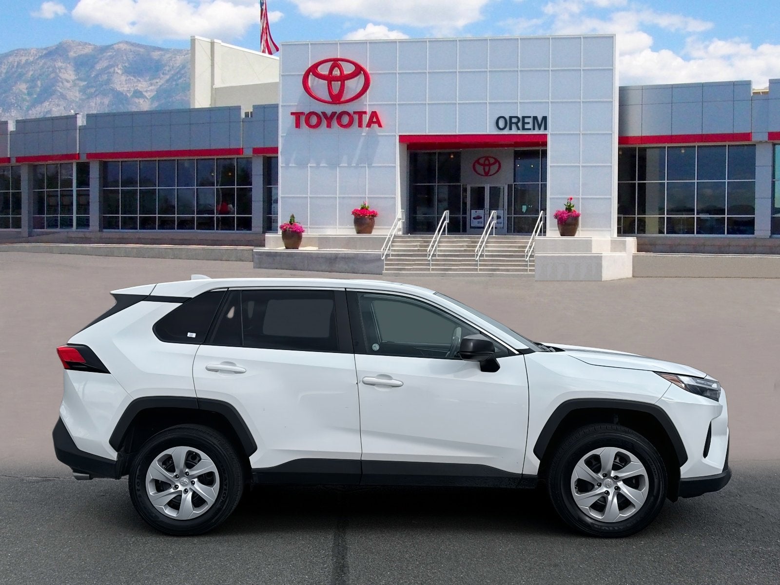 2024 Toyota RAV4 LE