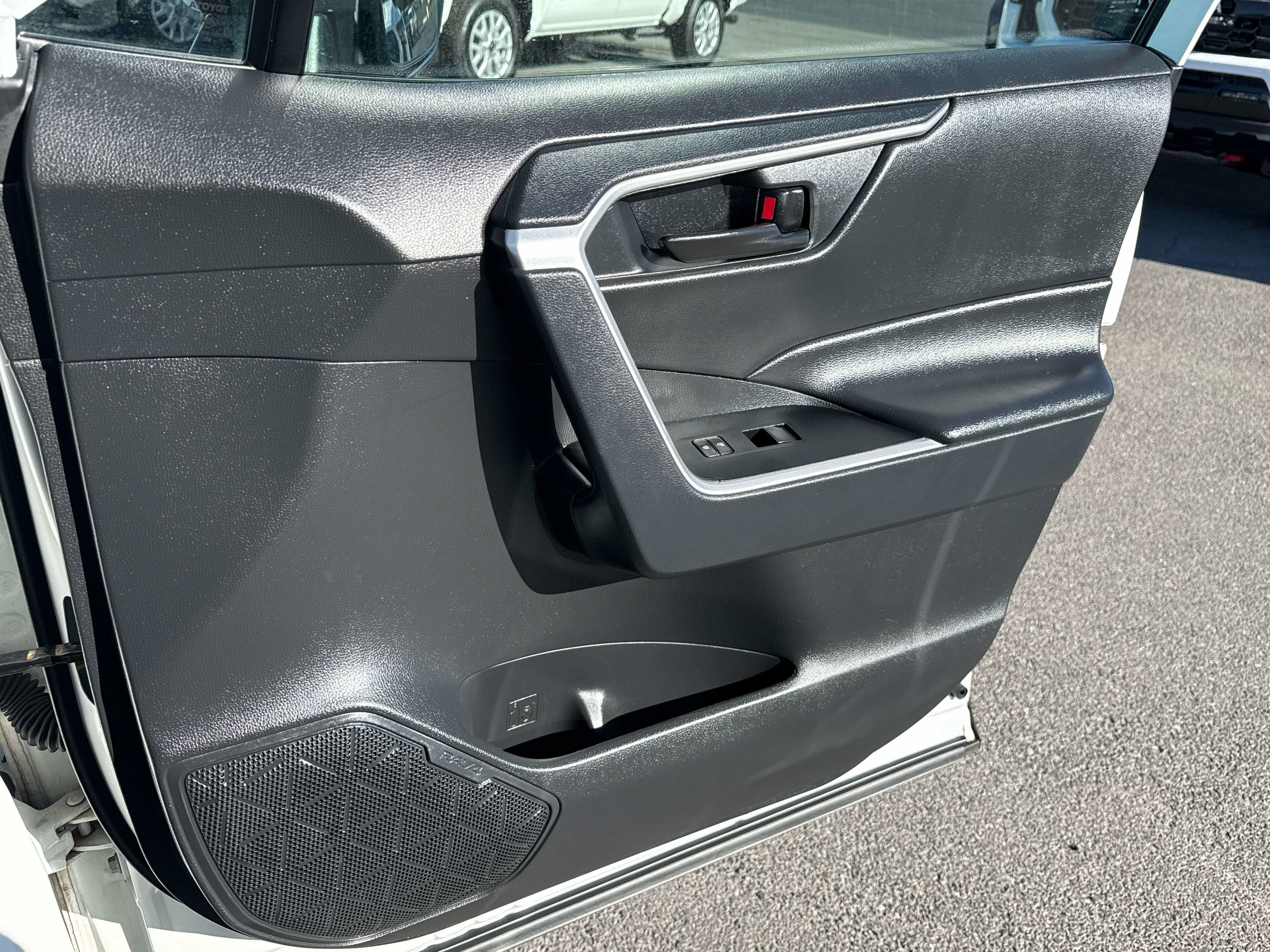2024 Toyota RAV4 HYBRID Hybrid LE