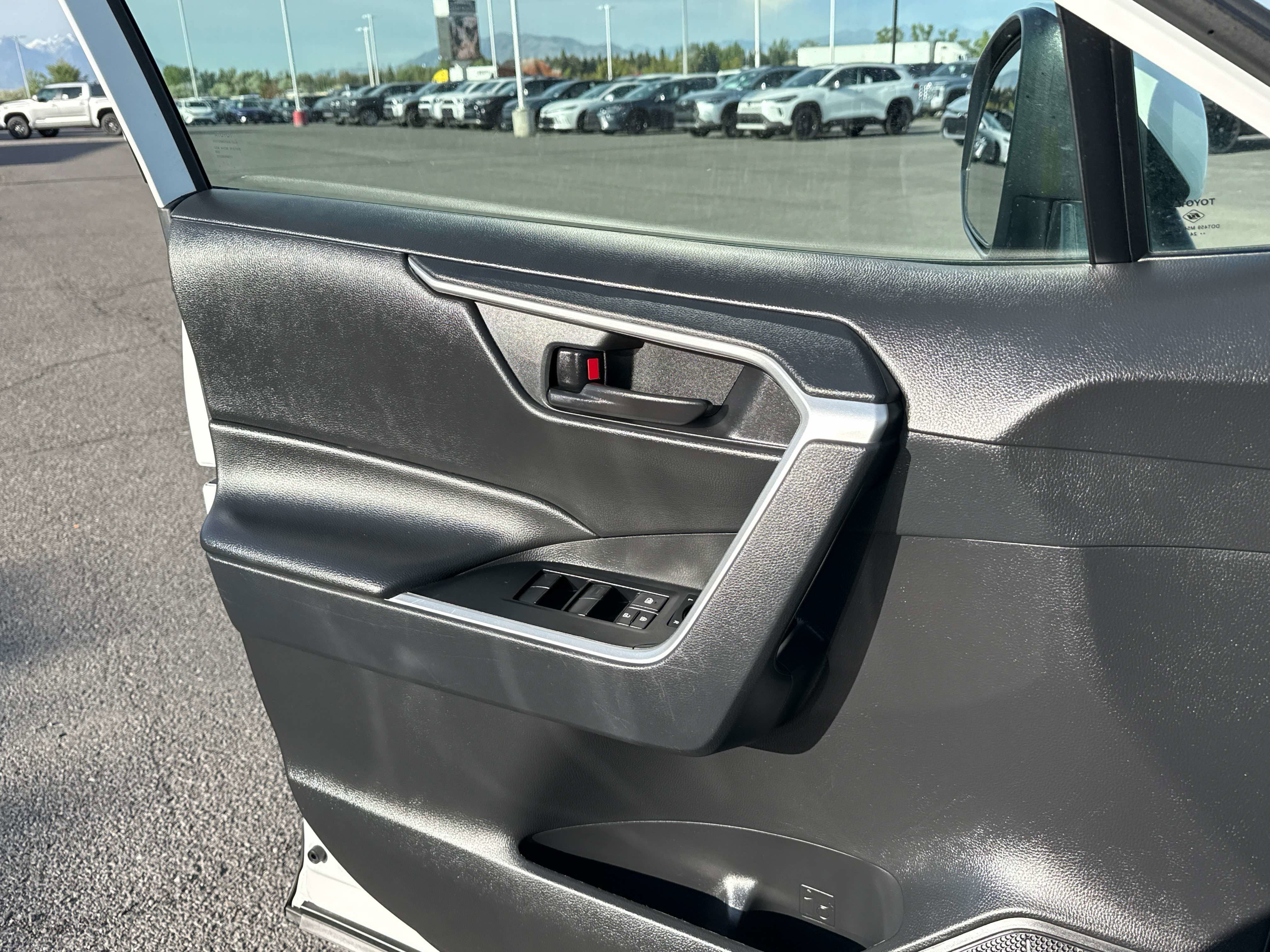 2024 Toyota RAV4 HYBRID Hybrid LE
