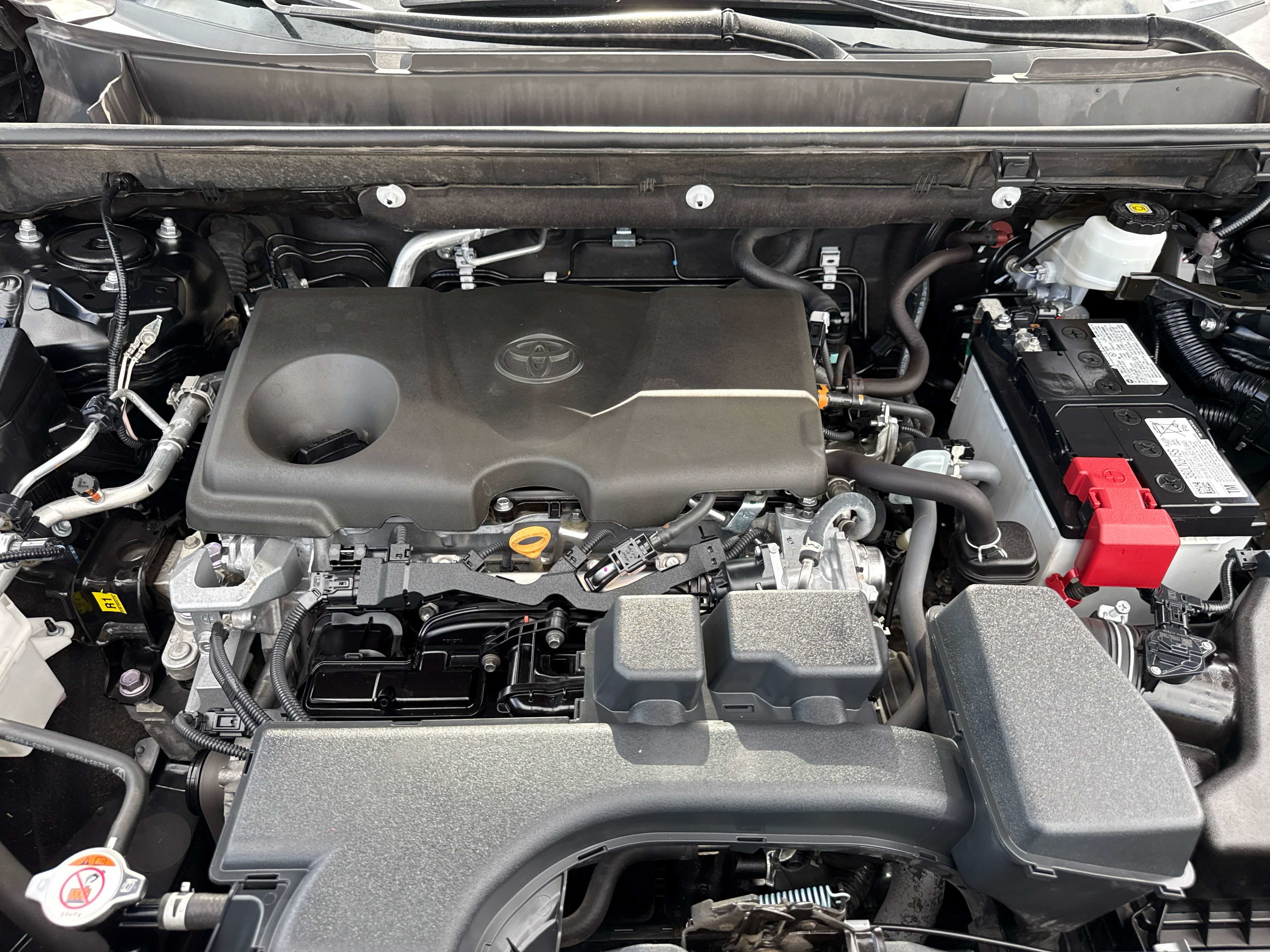 2024 Toyota RAV4 XLE - Photo 10