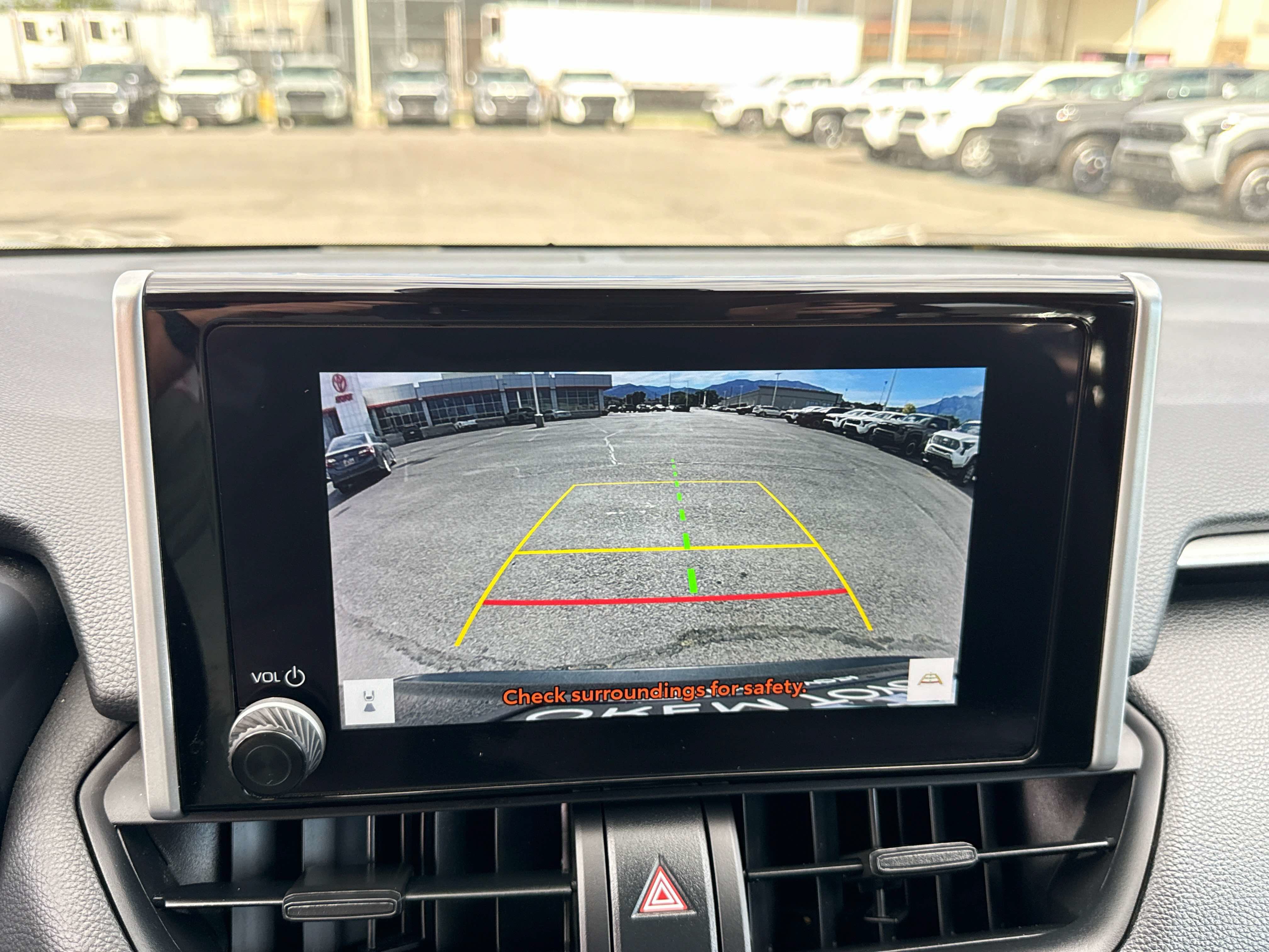 2024 Toyota RAV4 XLE - Photo 23