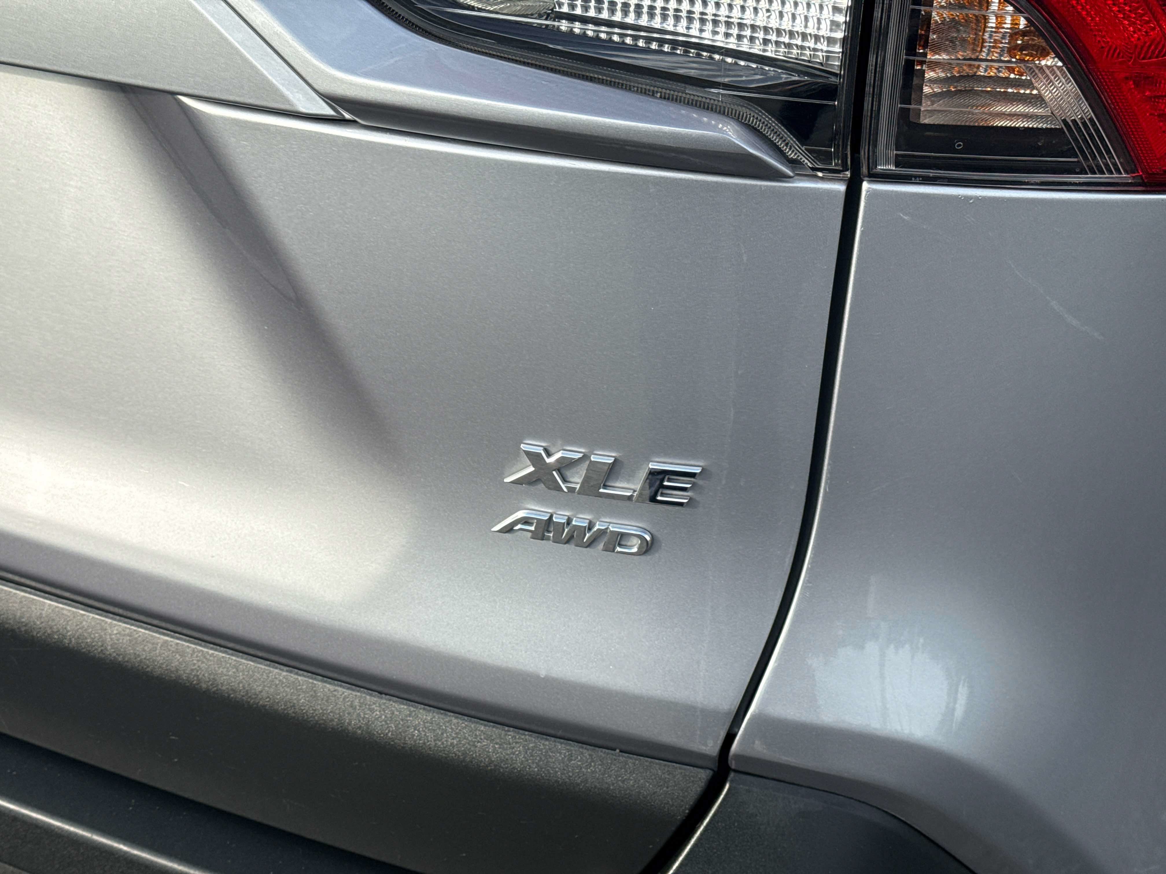 2024 Toyota RAV4 XLE - Photo 10