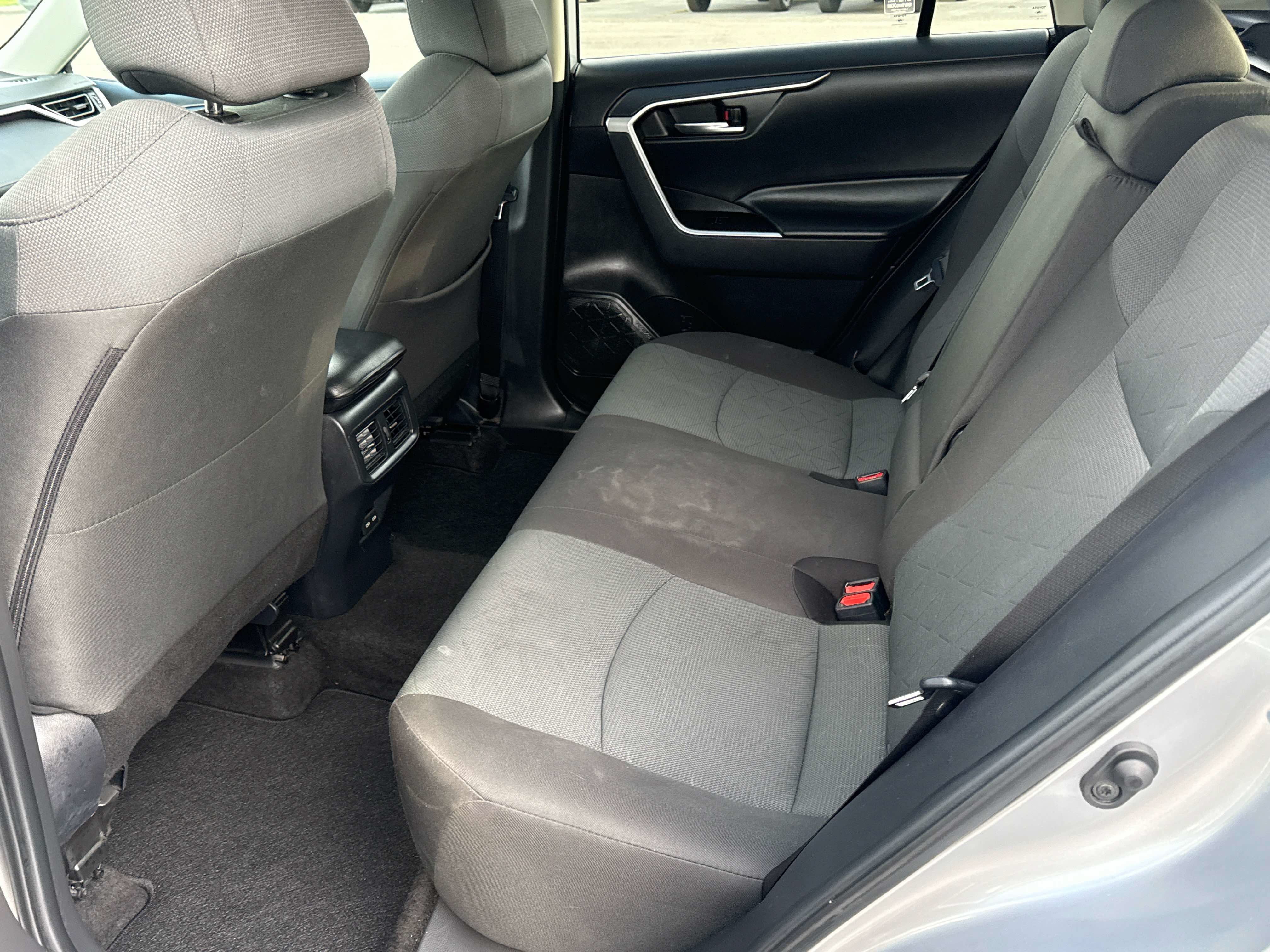2024 Toyota RAV4 XLE - Photo 16