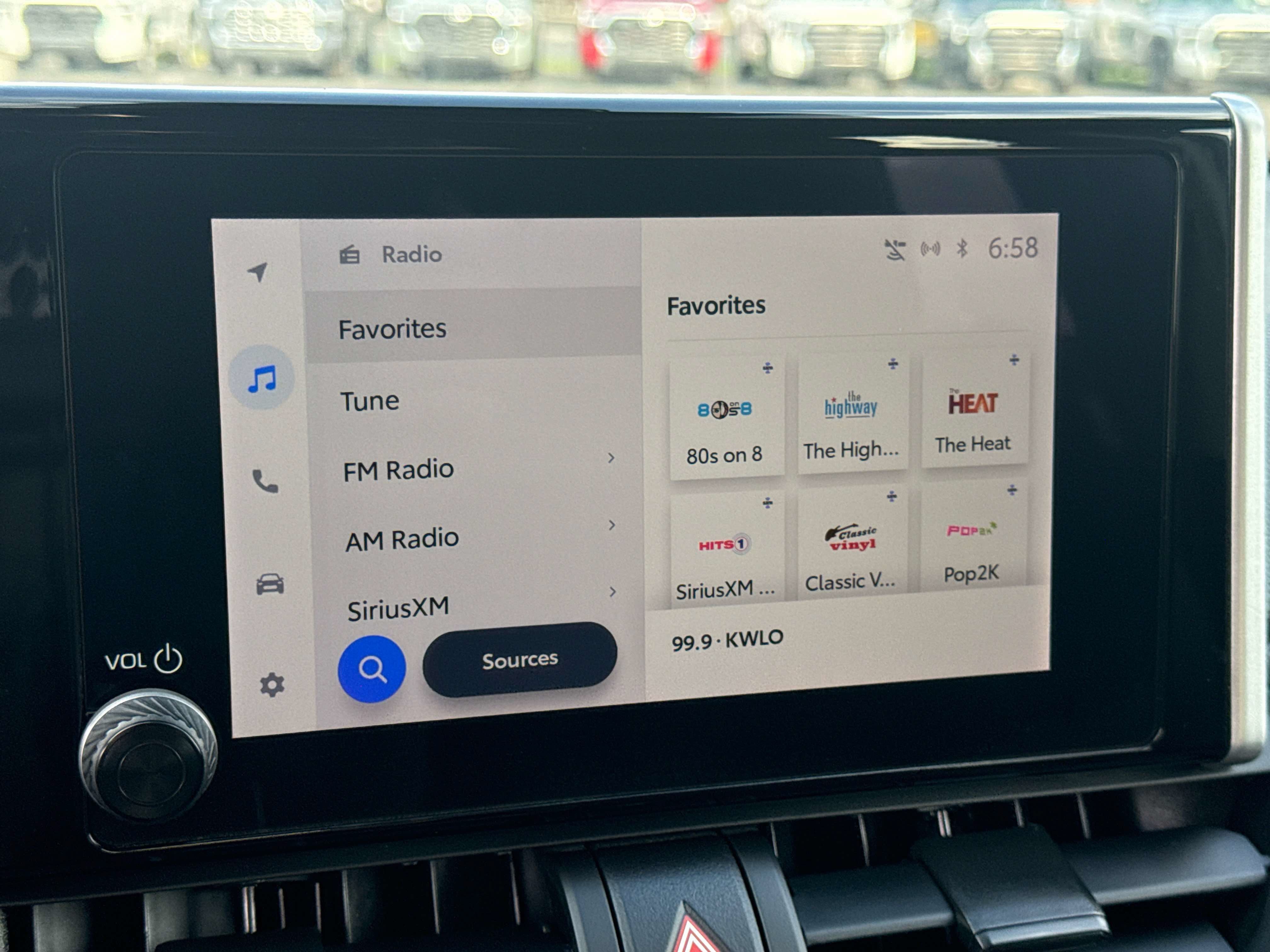 2024 Toyota RAV4 XLE - Photo 27