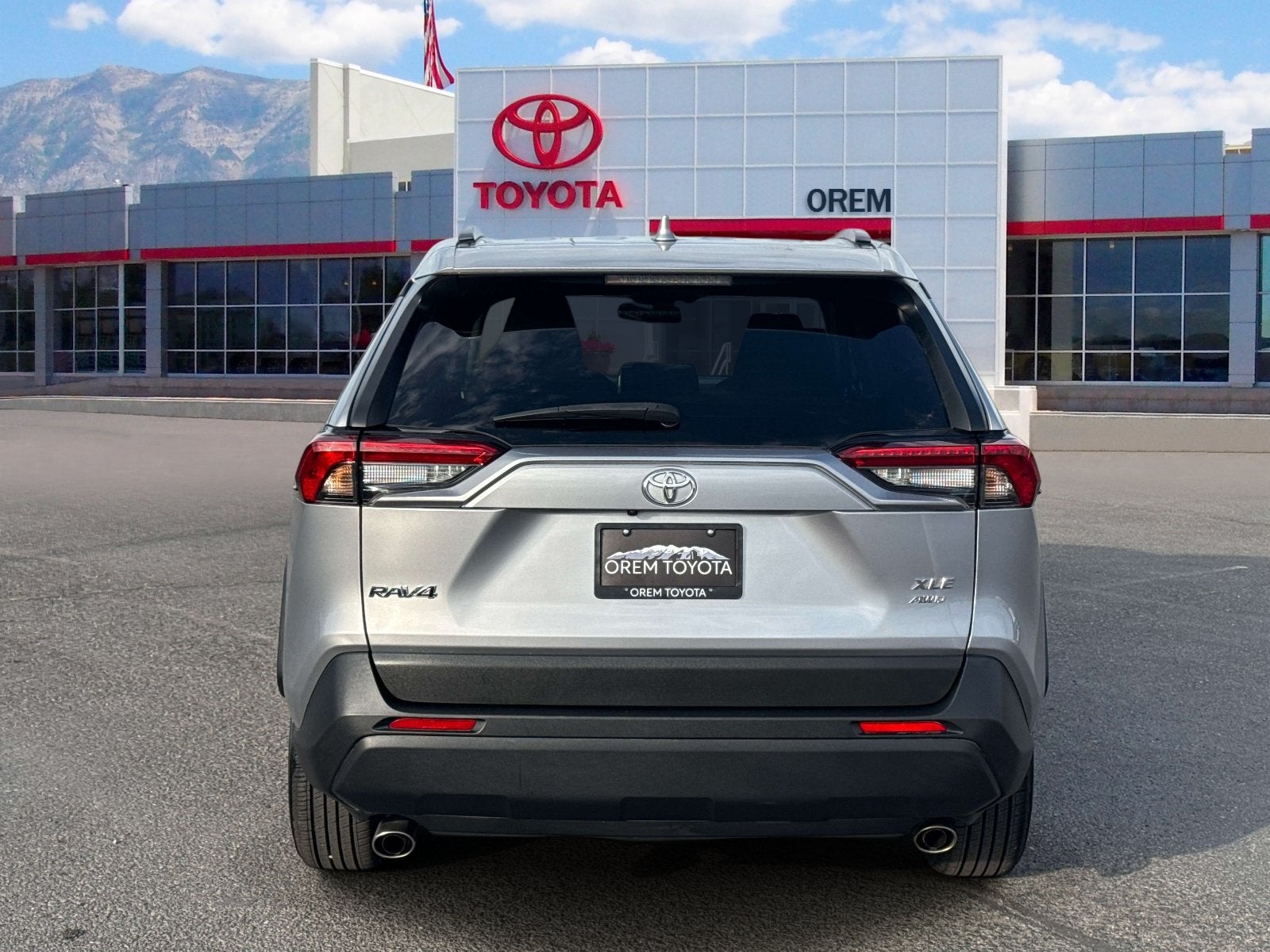 2024 Toyota RAV4 XLE - Photo 6