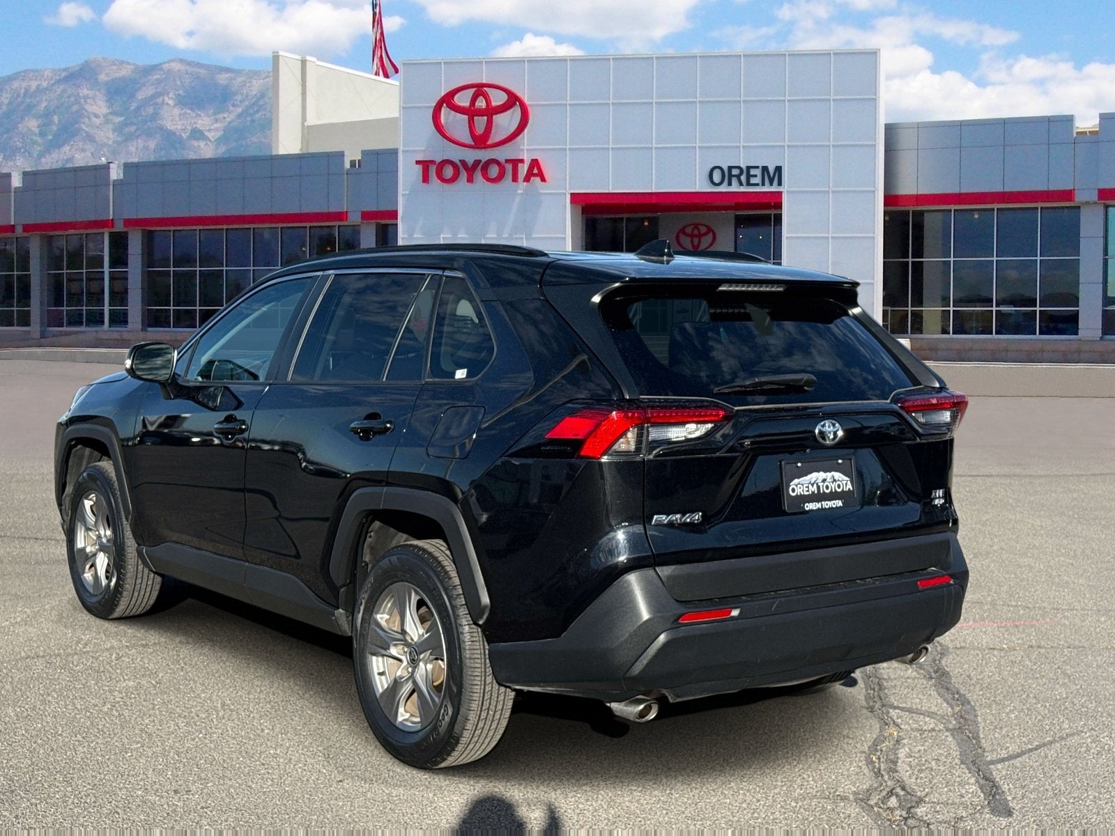 2024 Toyota RAV4 XLE - Photo 6