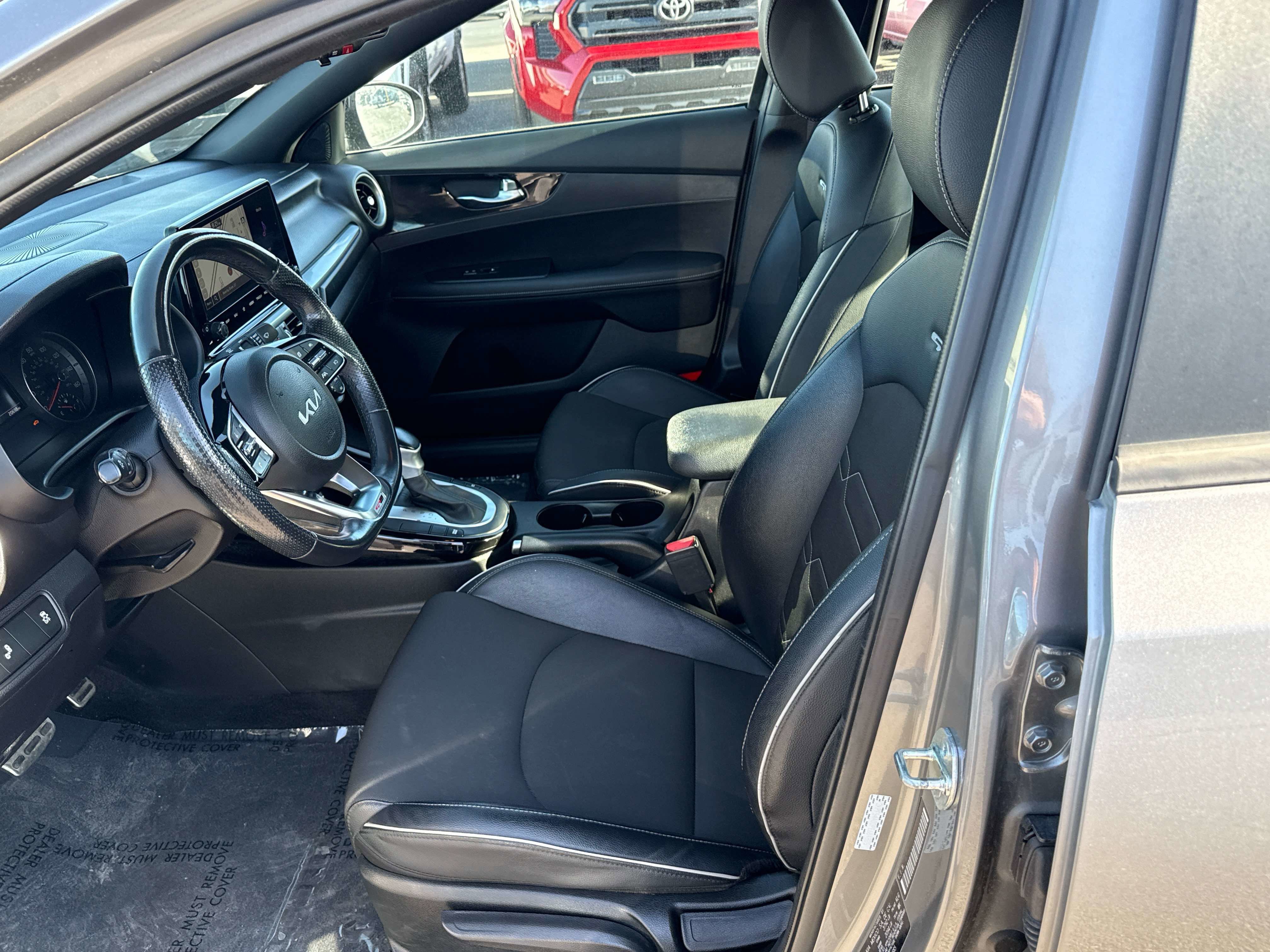2023 Kia Forte GT-Line - Photo 11