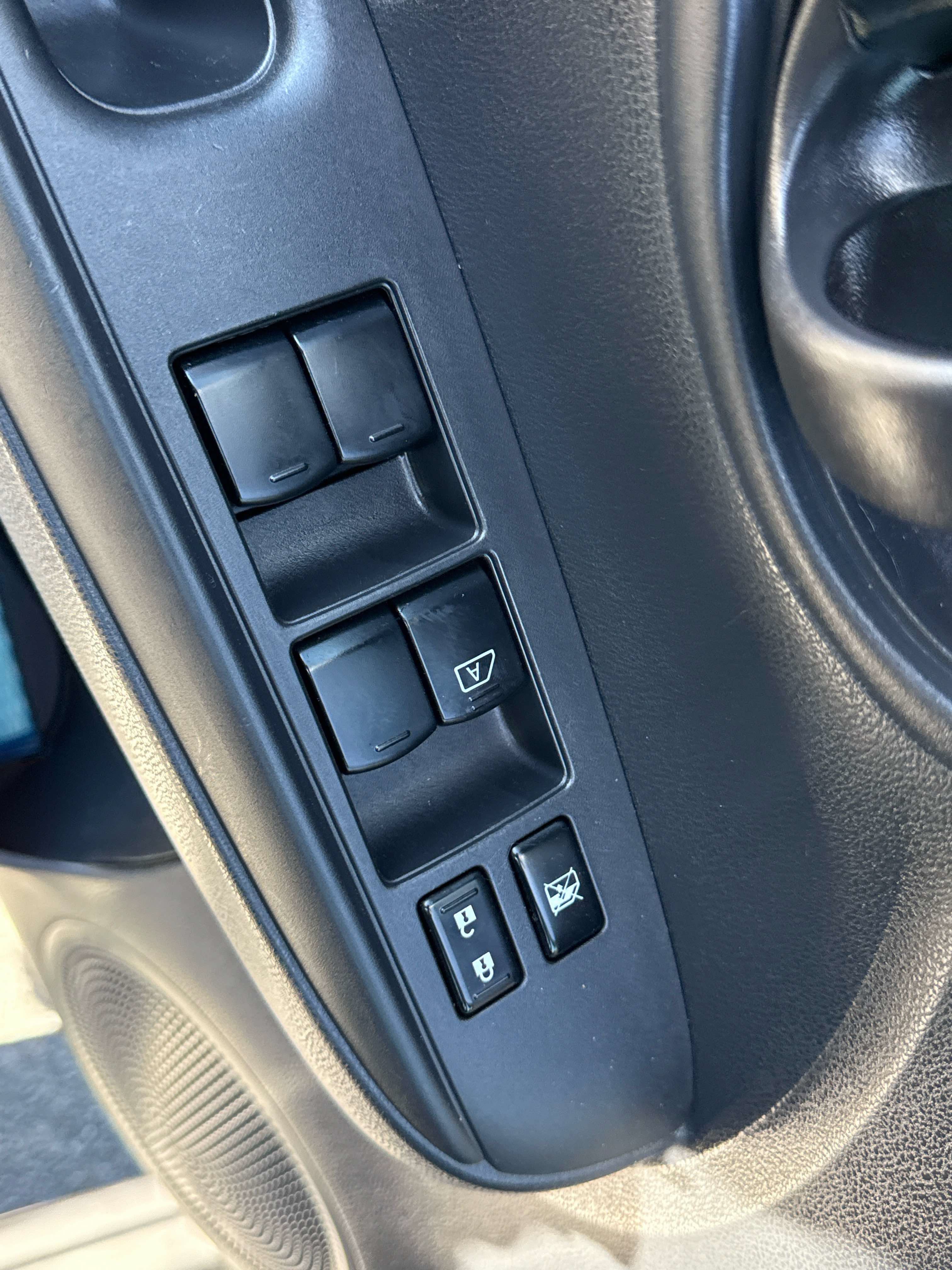 2012 Nissan Versa SV