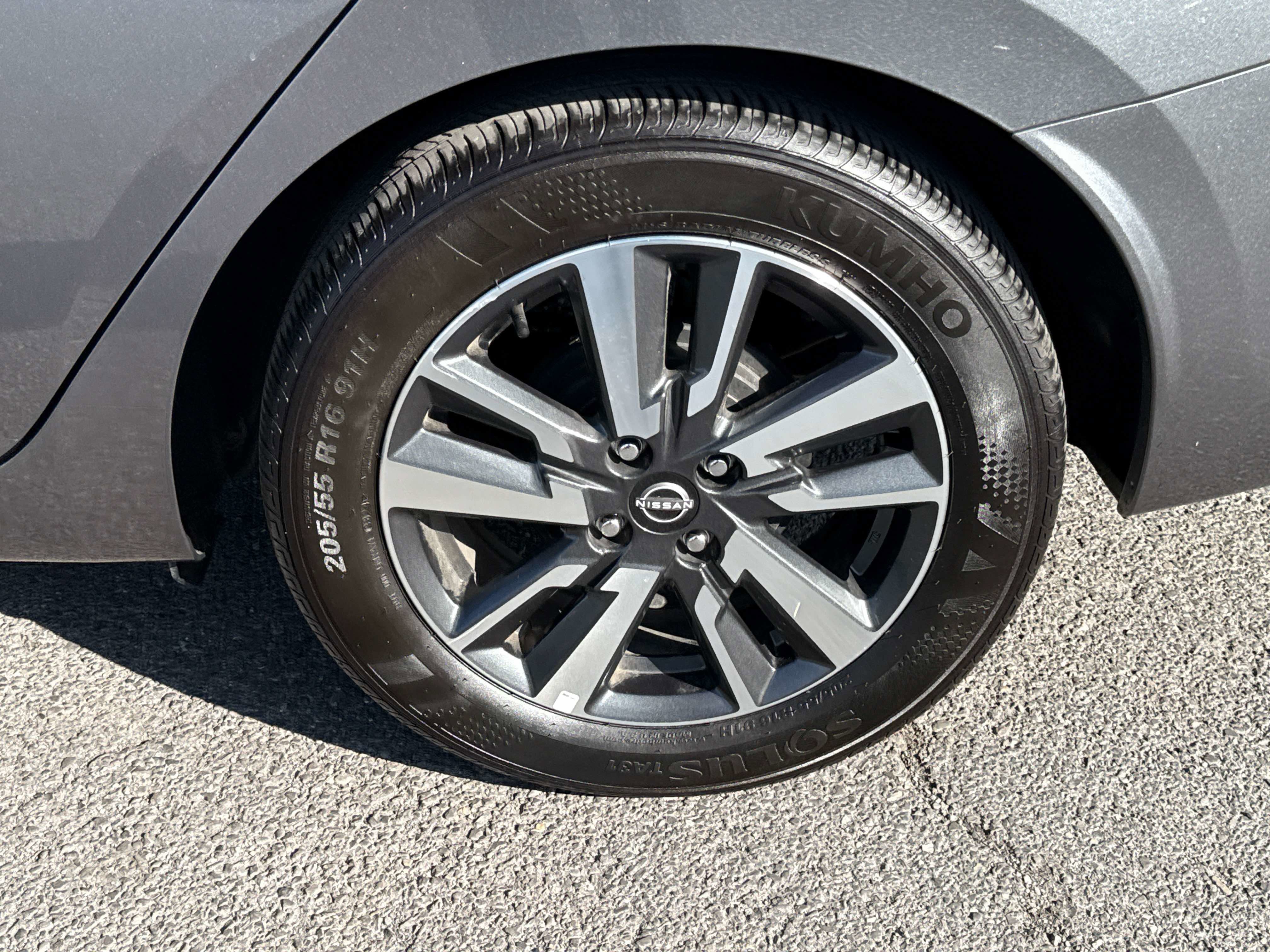 2025 Nissan Versa SV