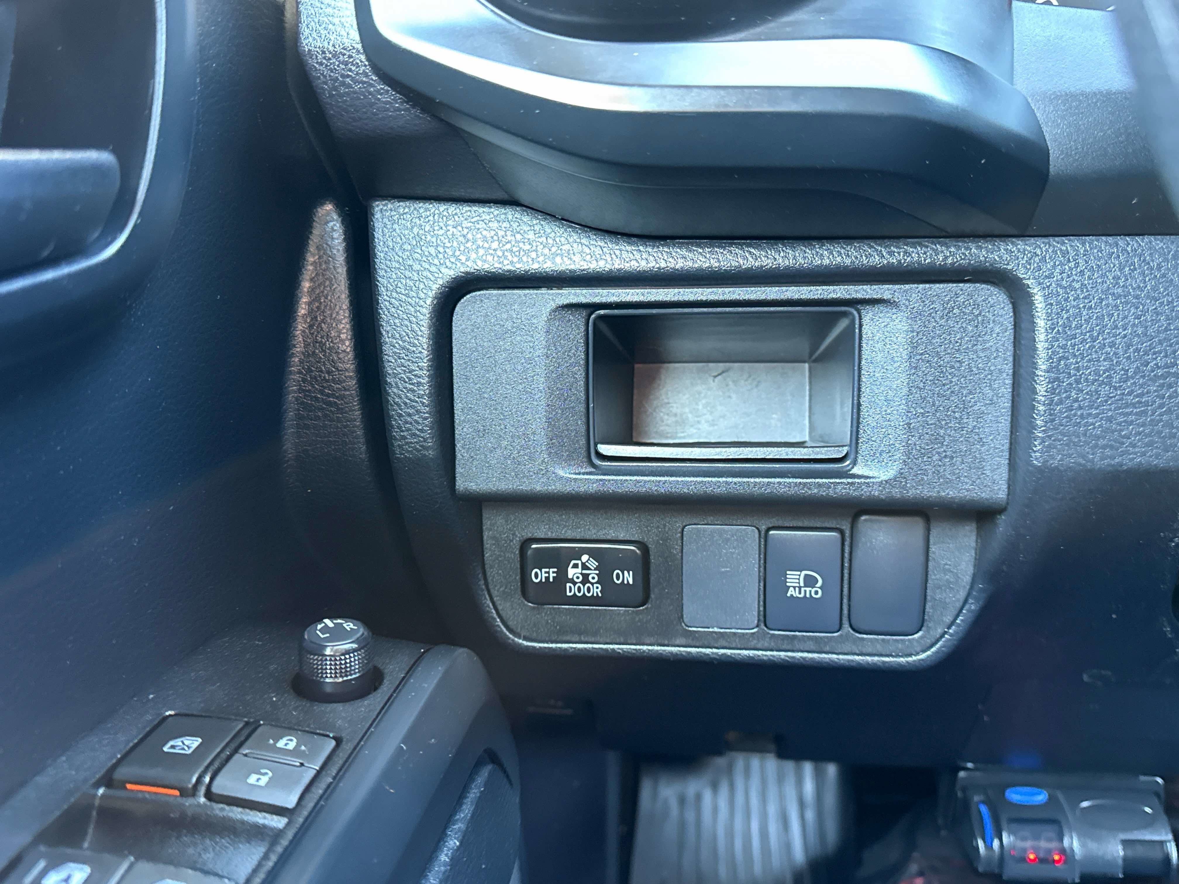 2019 Toyota TACOMA SR SR