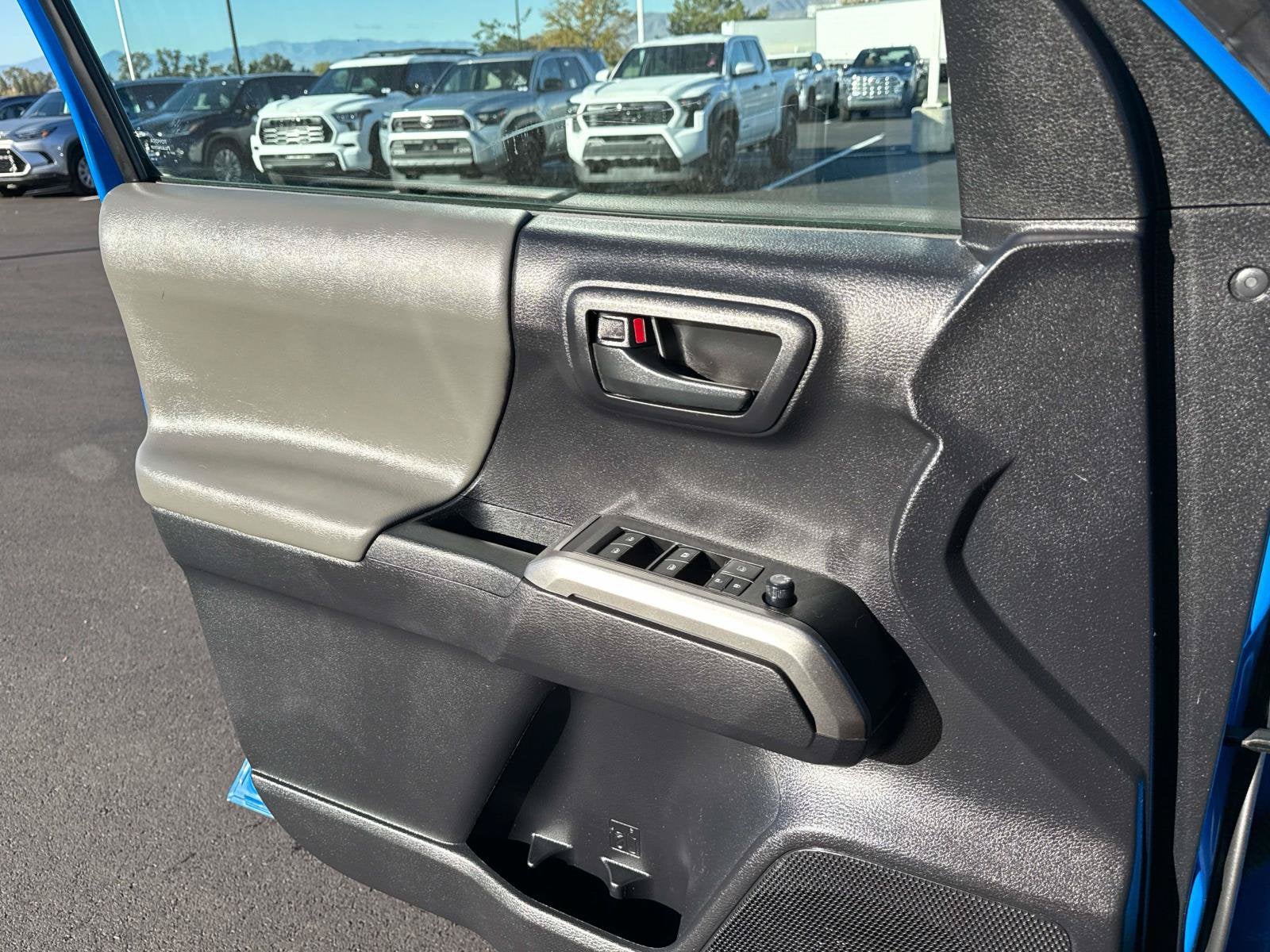 2021 Toyota TACOMA SR5 SR5