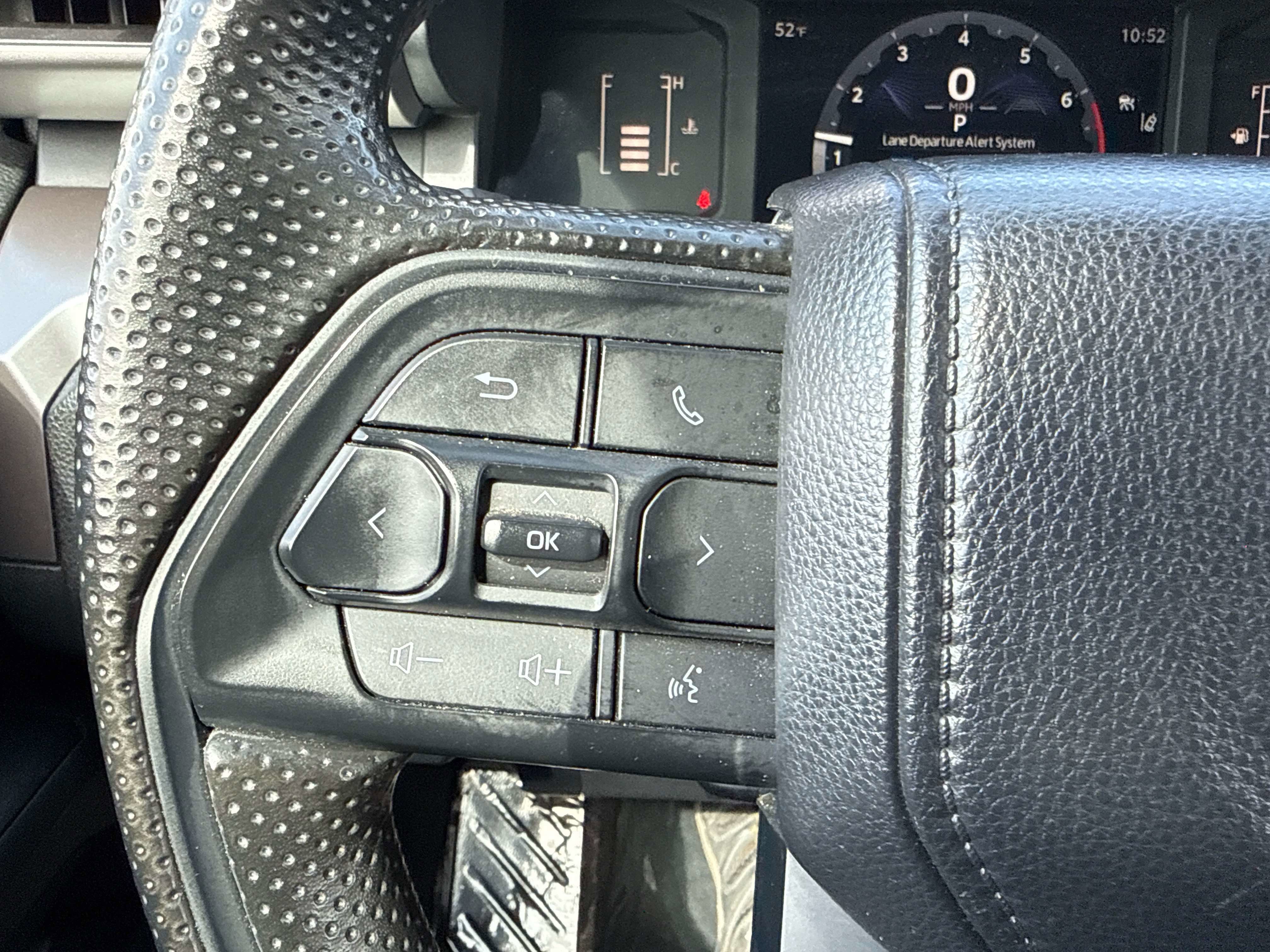 2024 Toyota TACOMA SR5 SR5