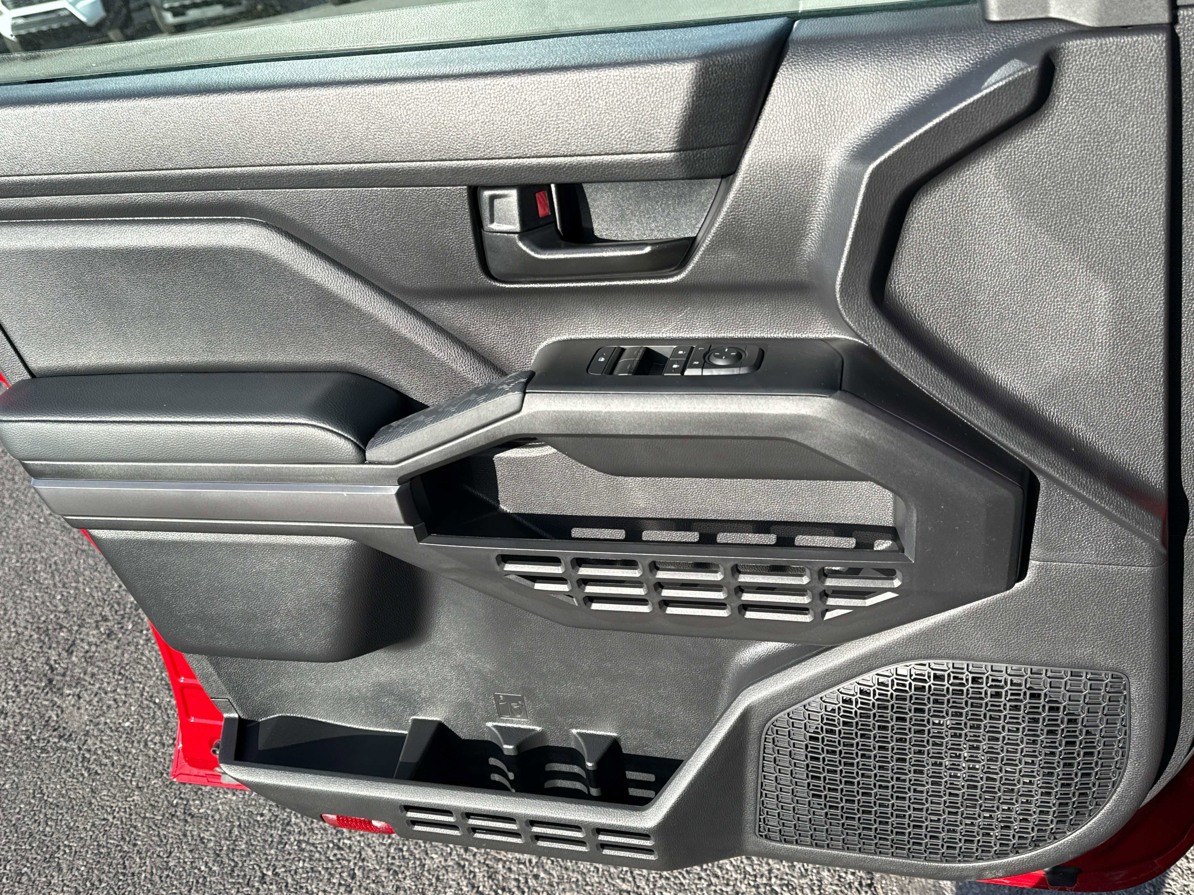 2025 Toyota TACOMA SR5 SR5