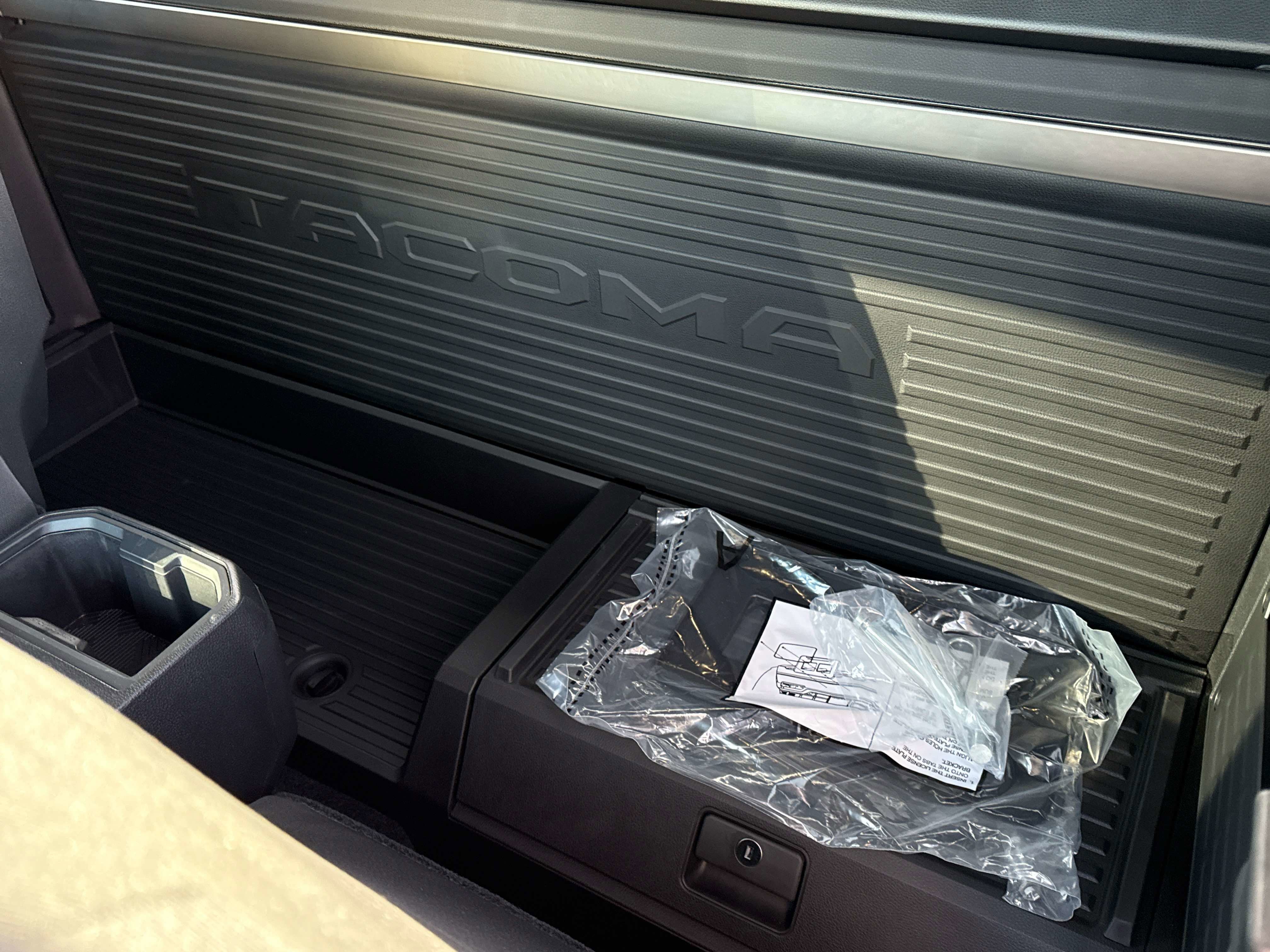 2025 Toyota TACOMA SR5 SR5