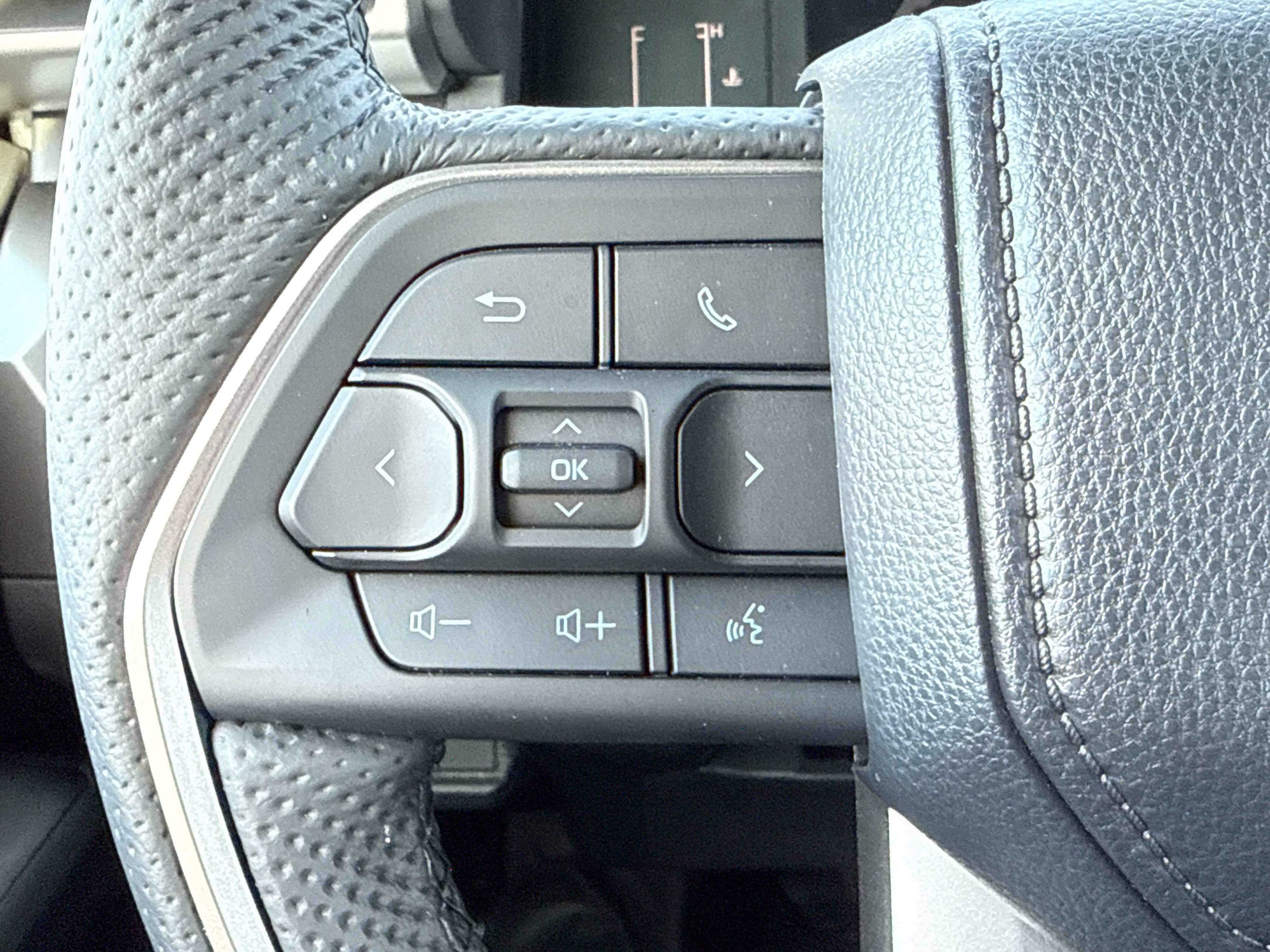 2025 Toyota TACOMA SR5 SR5