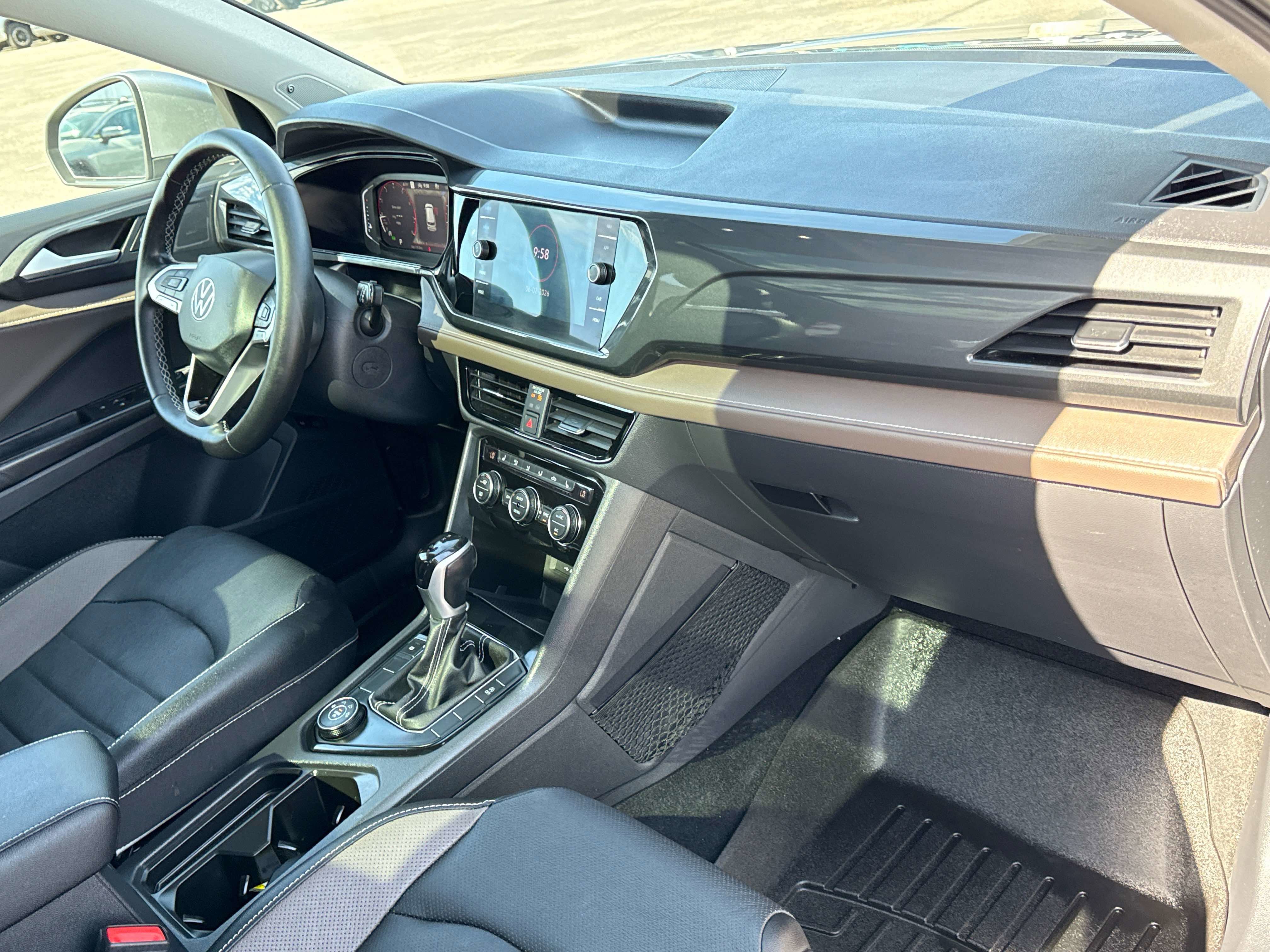 2023 Volkswagen Taos SEL