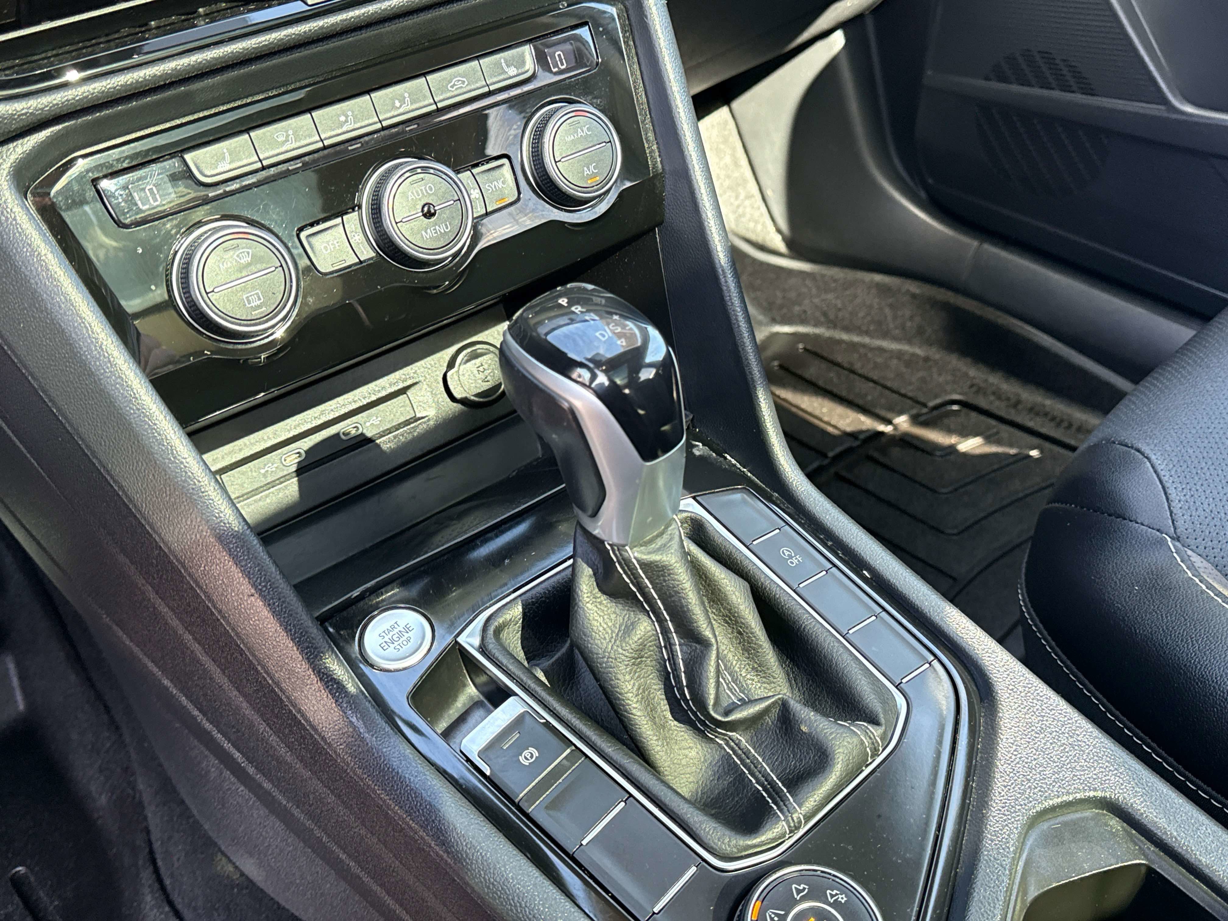 2023 Volkswagen Taos SEL