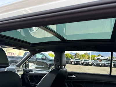 2022 Volkswagen Tiguan SE R-Line Black