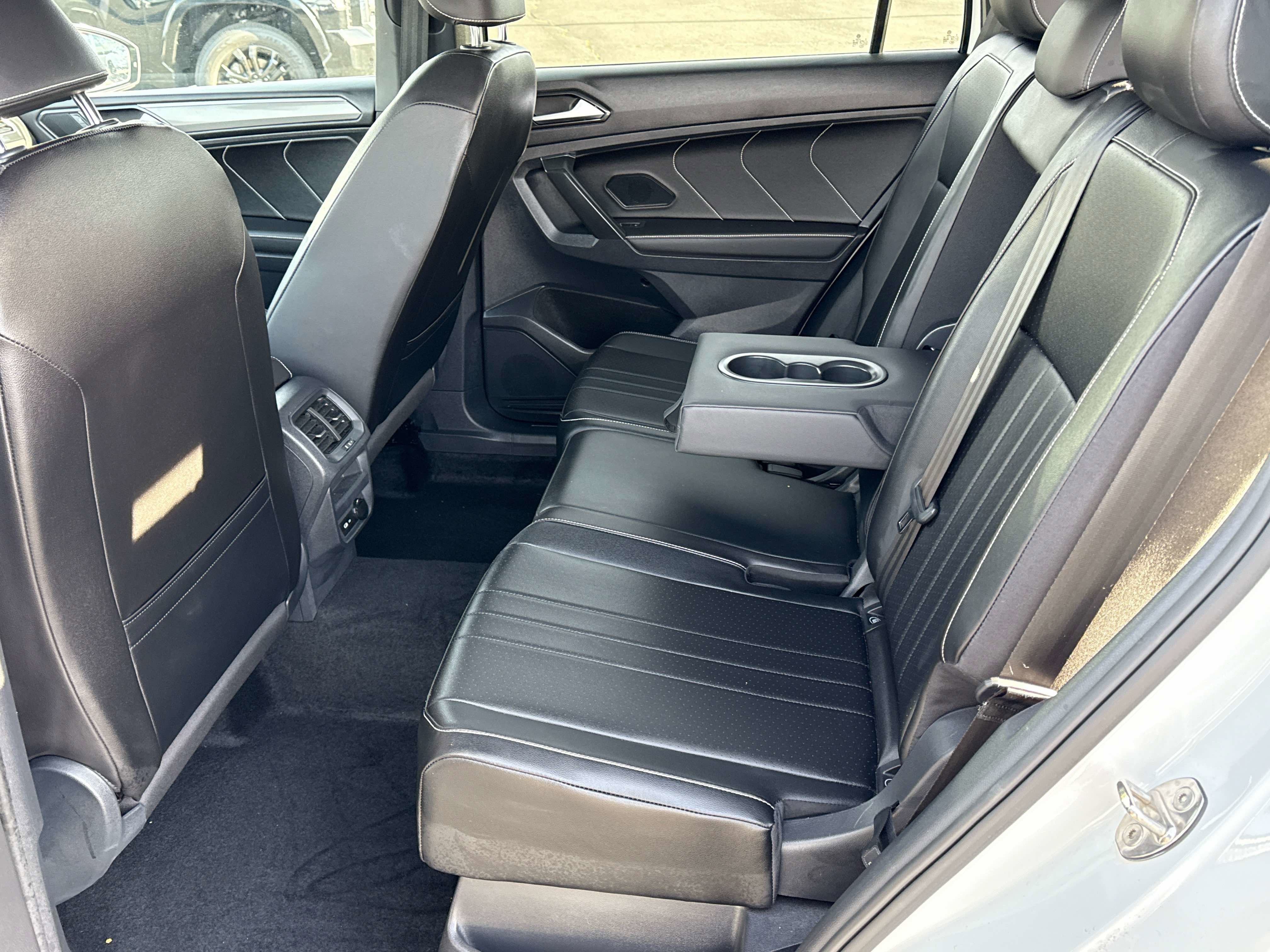 2022 Volkswagen Tiguan SE R-Line Black