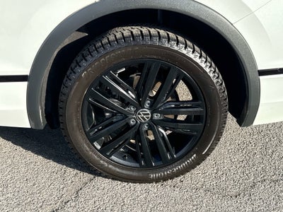 2022 Volkswagen Tiguan SE R-Line Black