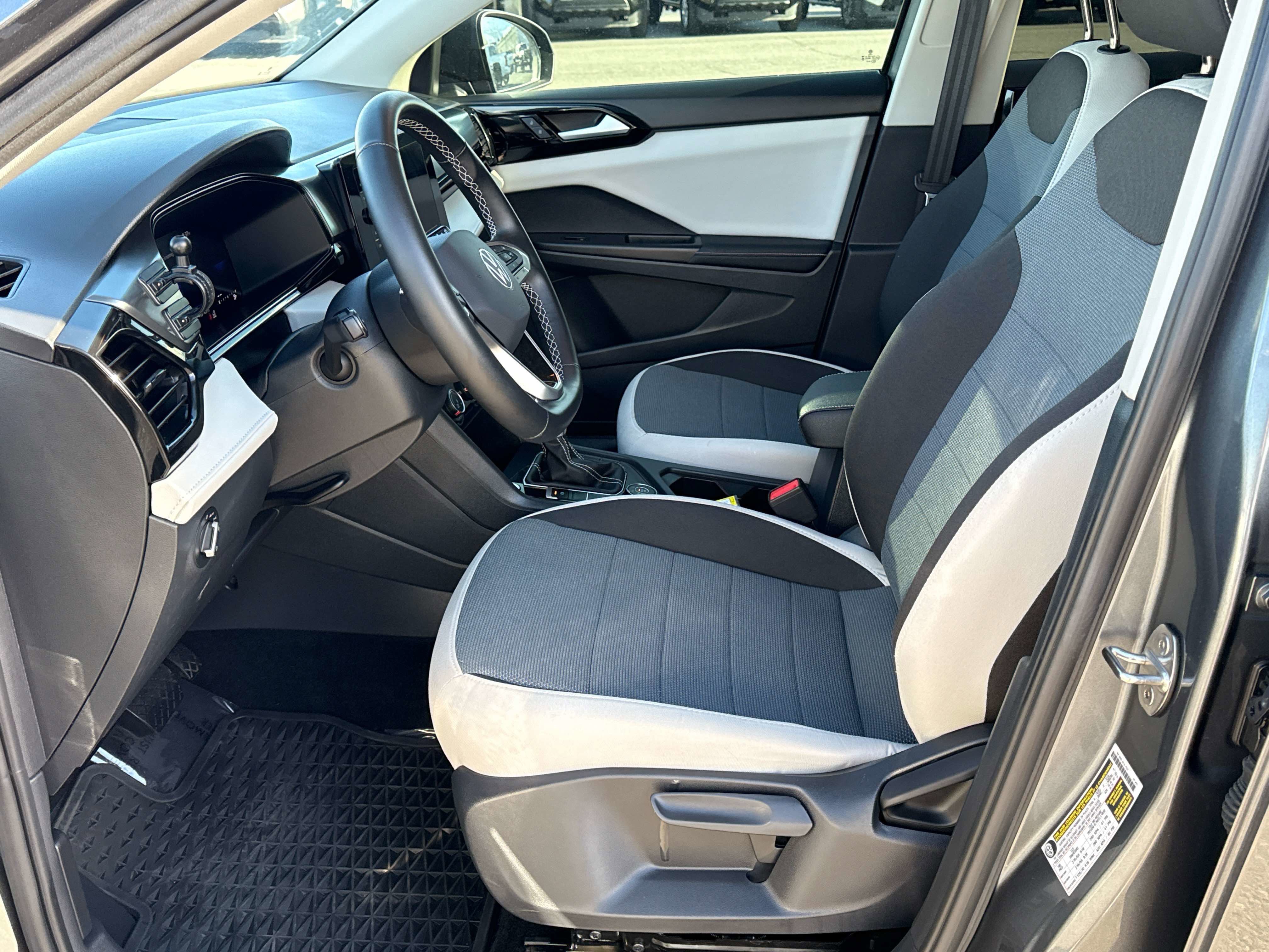 2025 Volkswagen Taos S