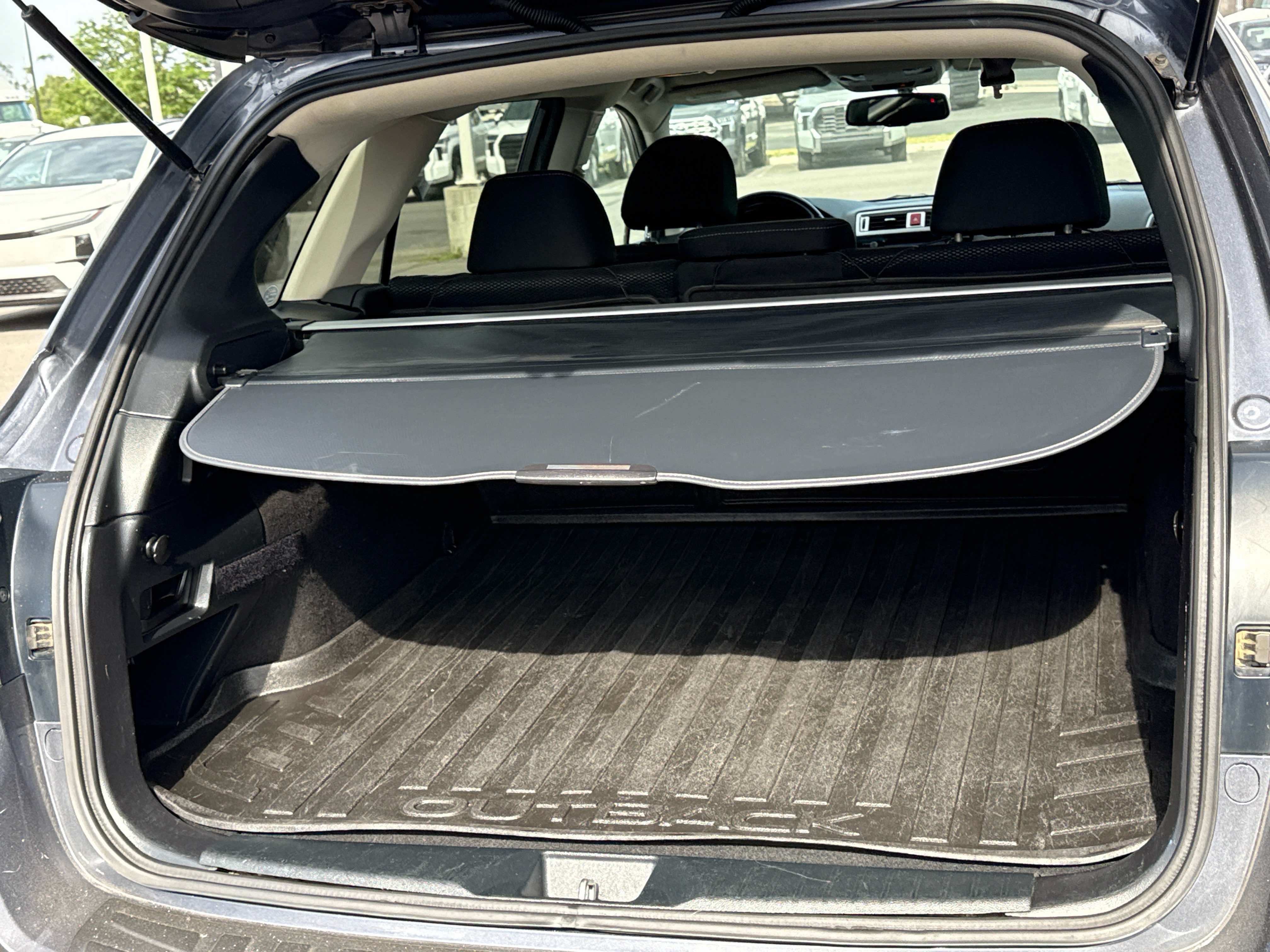 2015 Subaru Outback Premium - Photo 16