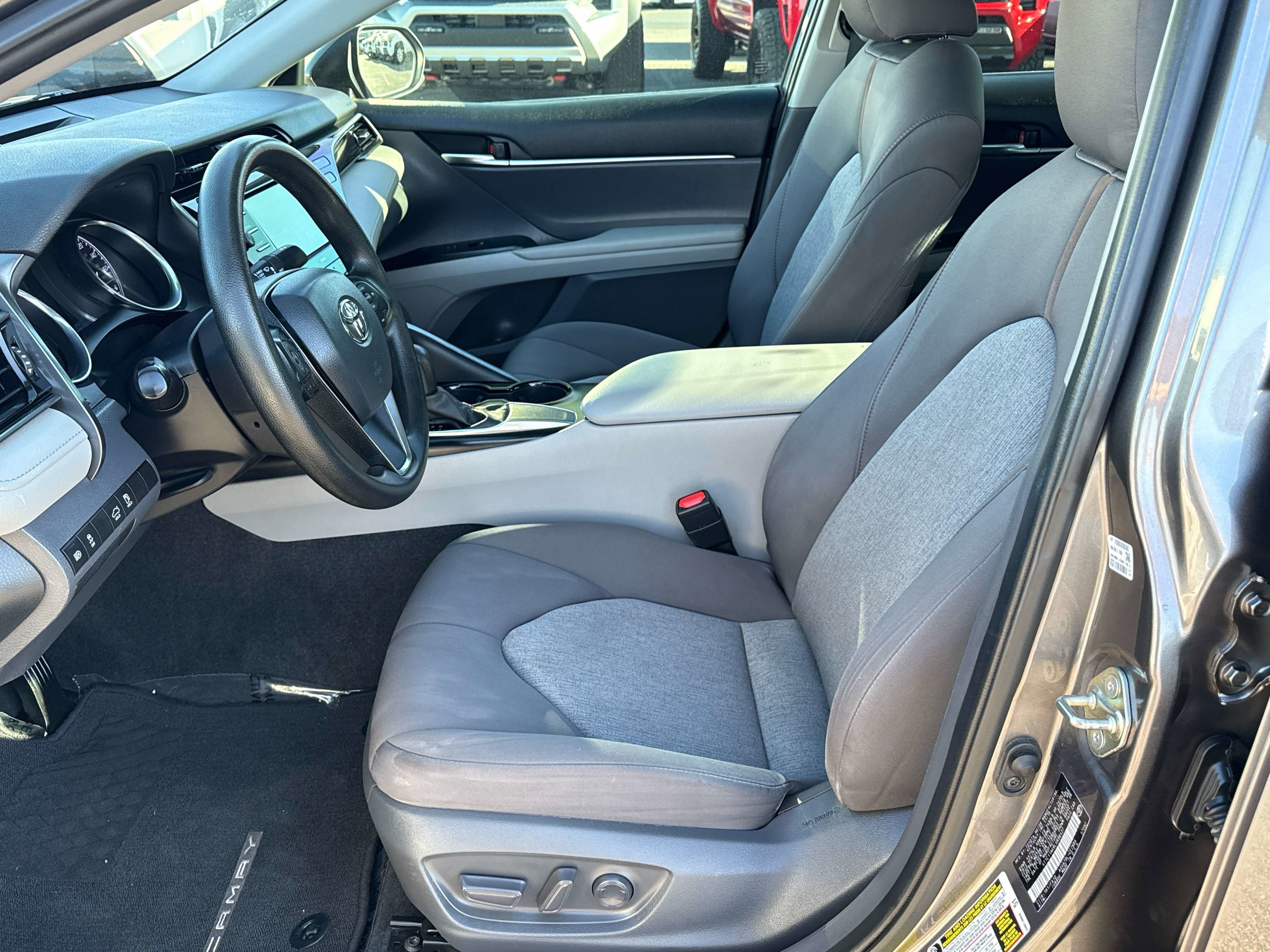 2020 Toyota CAMRY LE